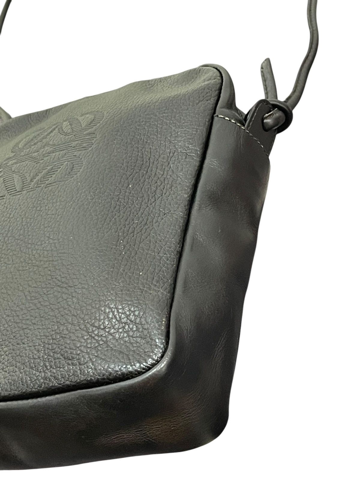 Loewe Full Leather Vtg Loewe Sling Cross Body Bag 1🟩7 Size ONE SIZE - 7 Thumbnail