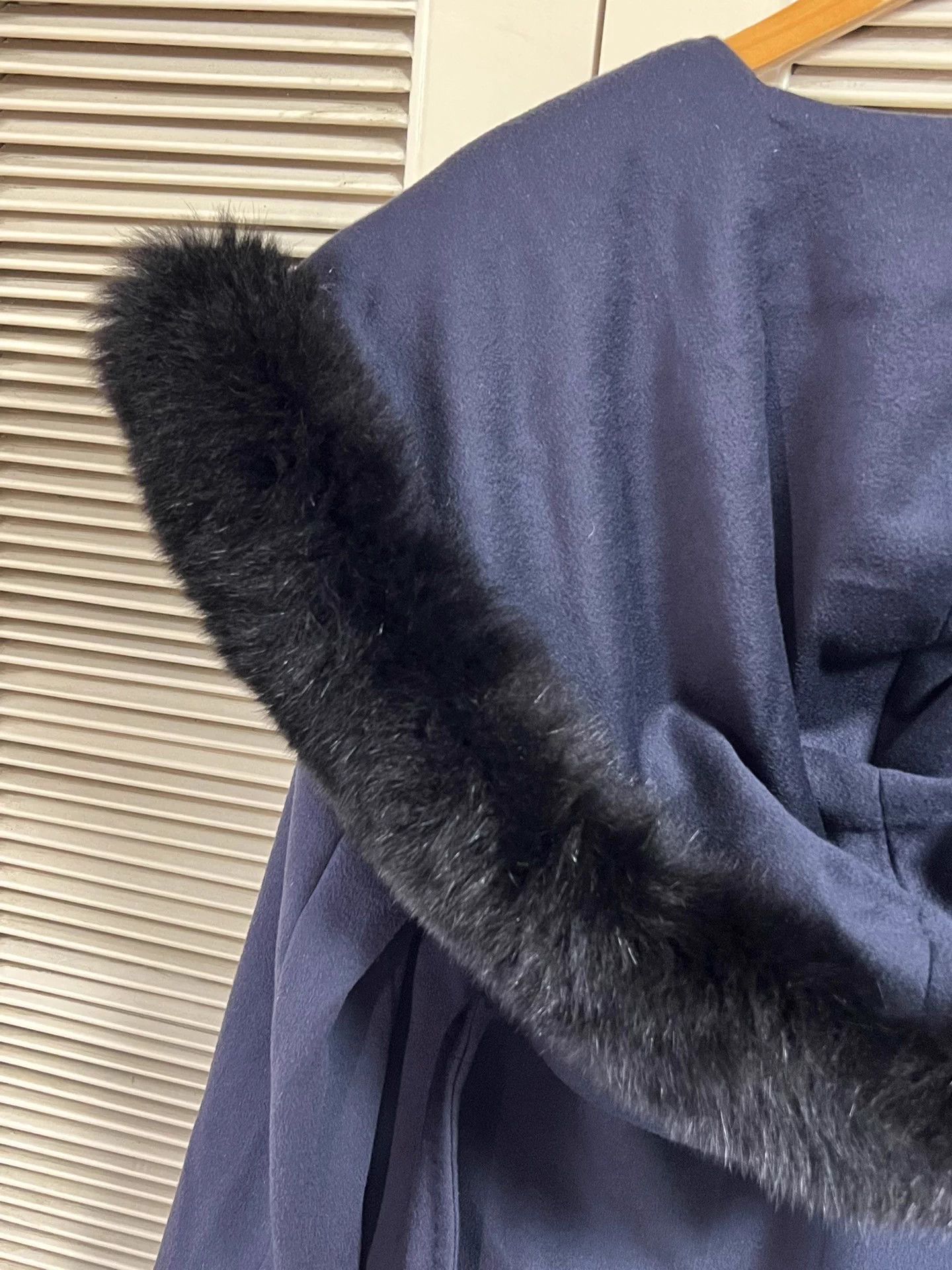 Max Mara MaxMara Women's Wool Dressing Gown Navy Fox Fur 38 Size S / US 4 / IT 40 - 5 Thumbnail
