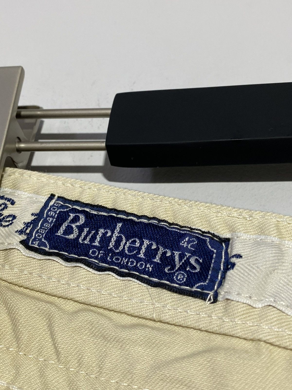 Burberry Vintage 90s Burberry’s Jeans Rare Beige Straight Pants Size US 31 - 17 Thumbnail