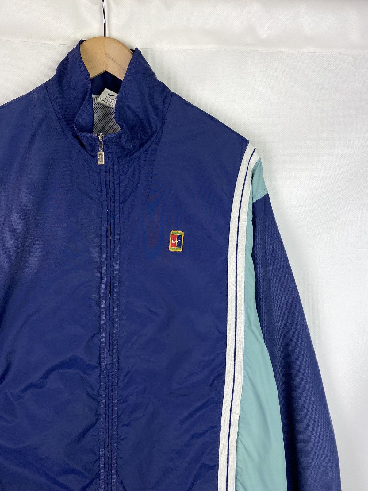 Nike VTG Nike Court men’s nylon windbreaker jacket size L Size US L / EU 52-54 / 3 - 5 Thumbnail