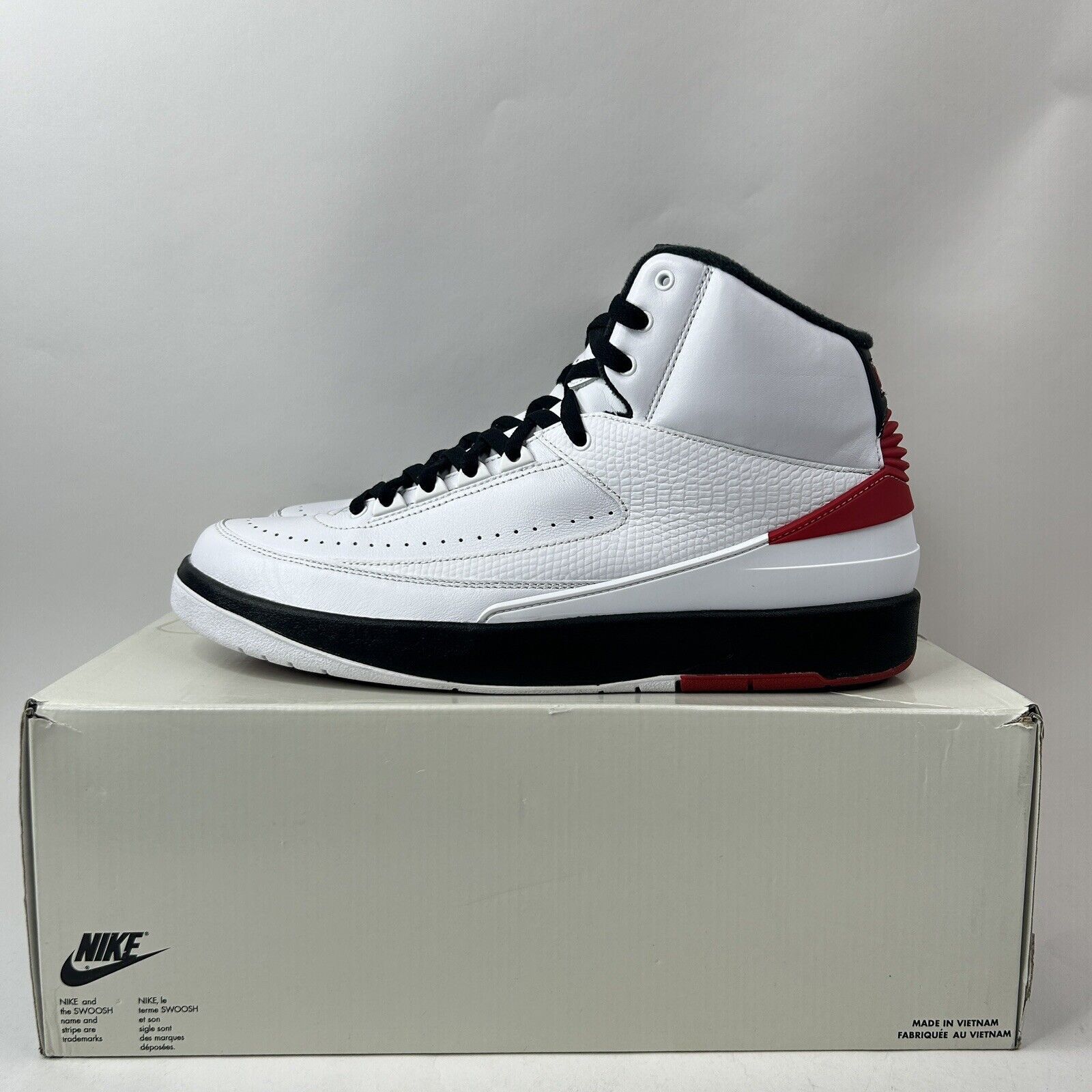 Nike Nike Shoes Air Jordan 2 OG “Chicago/Bulls” 2024 Size US 11 / EU 44 - 6 Thumbnail
