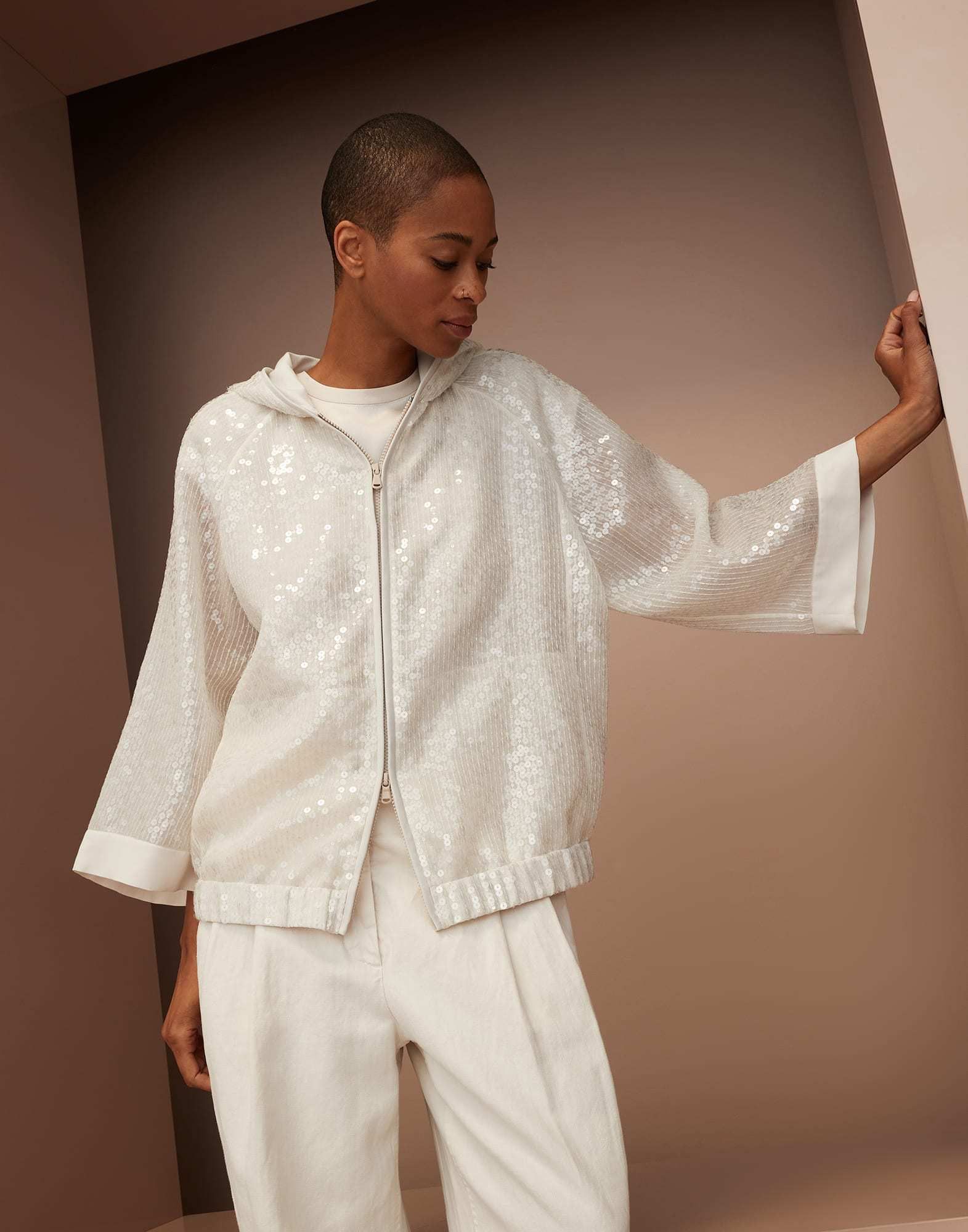 o1la1rc1a0325 Blouse in White
