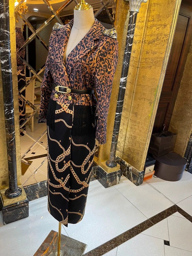 Versace Versace Three-dimensional rhinestone pagoda shoulder shrug Size M / US 6-8 / IT 42-44 - 2 Thumbnail
