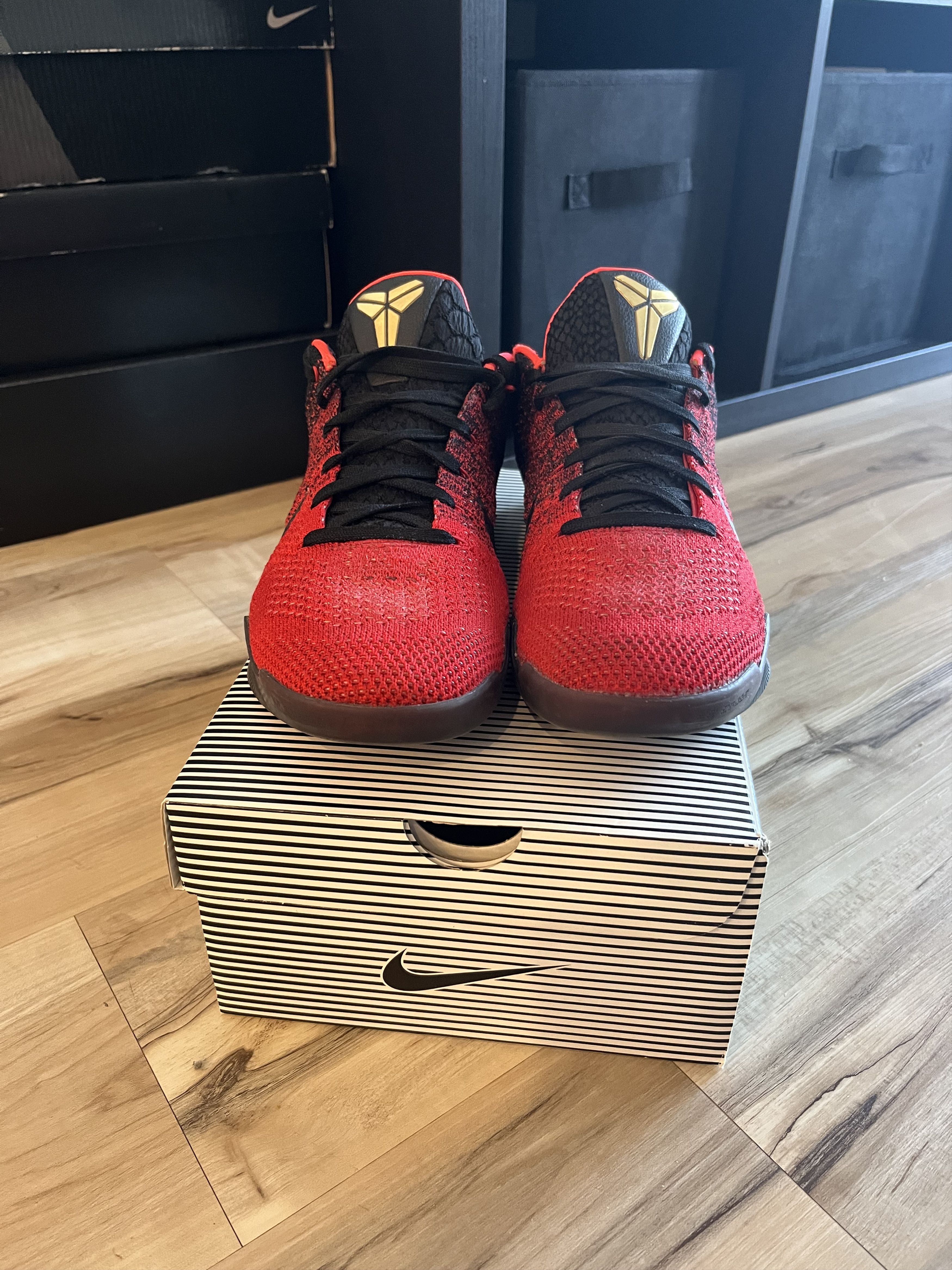 Nike Kobe 11 Size US 8.5 / EU 41-42 - 2 Thumbnail