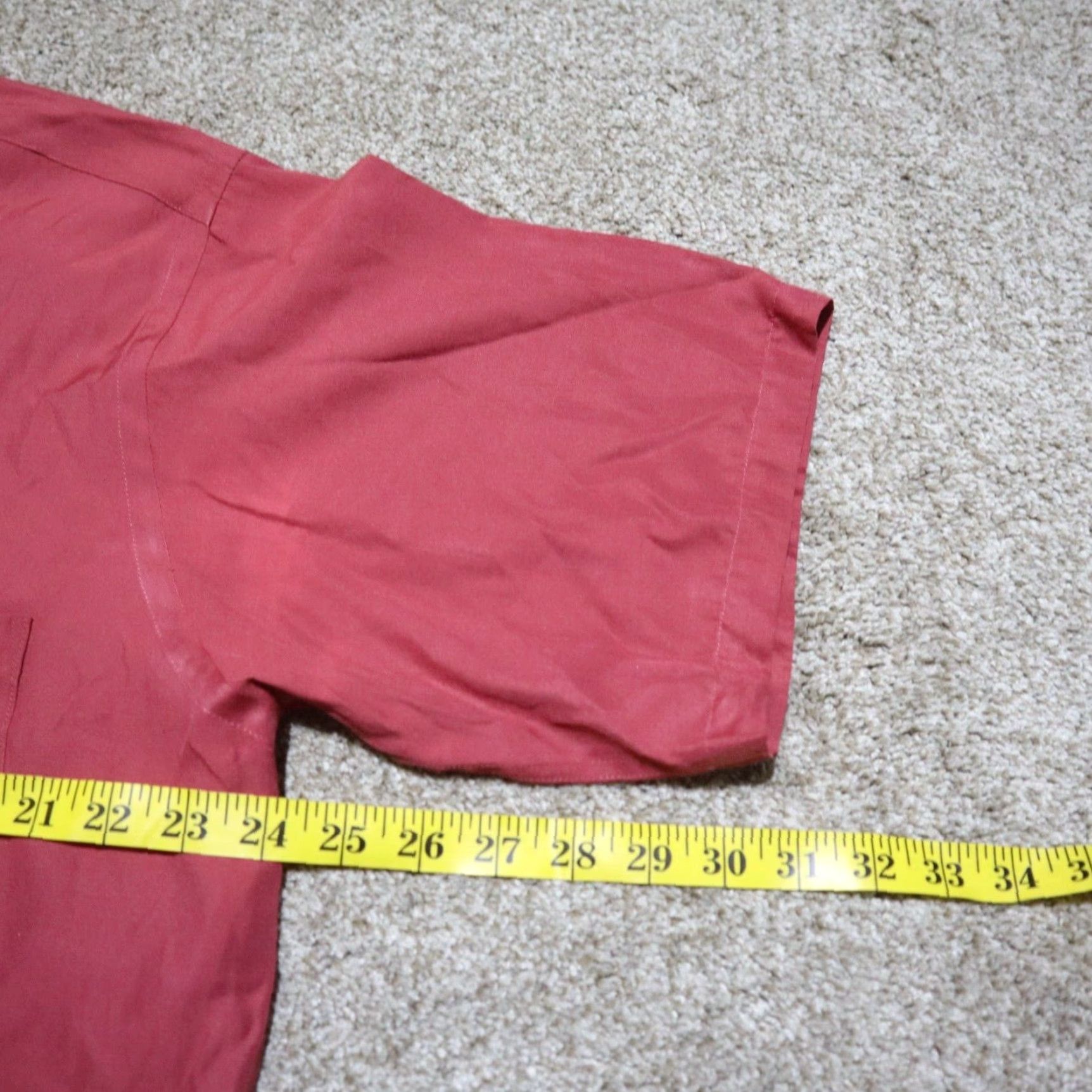 Arrow Arrow Shirt Men L Red ULTRA SILK Short Sleeves Button Front 16.5" Chest 47 in Regular Fit Casual Vintage No Size US L / EU 52-54 / 3 - 5 Thumbnail
