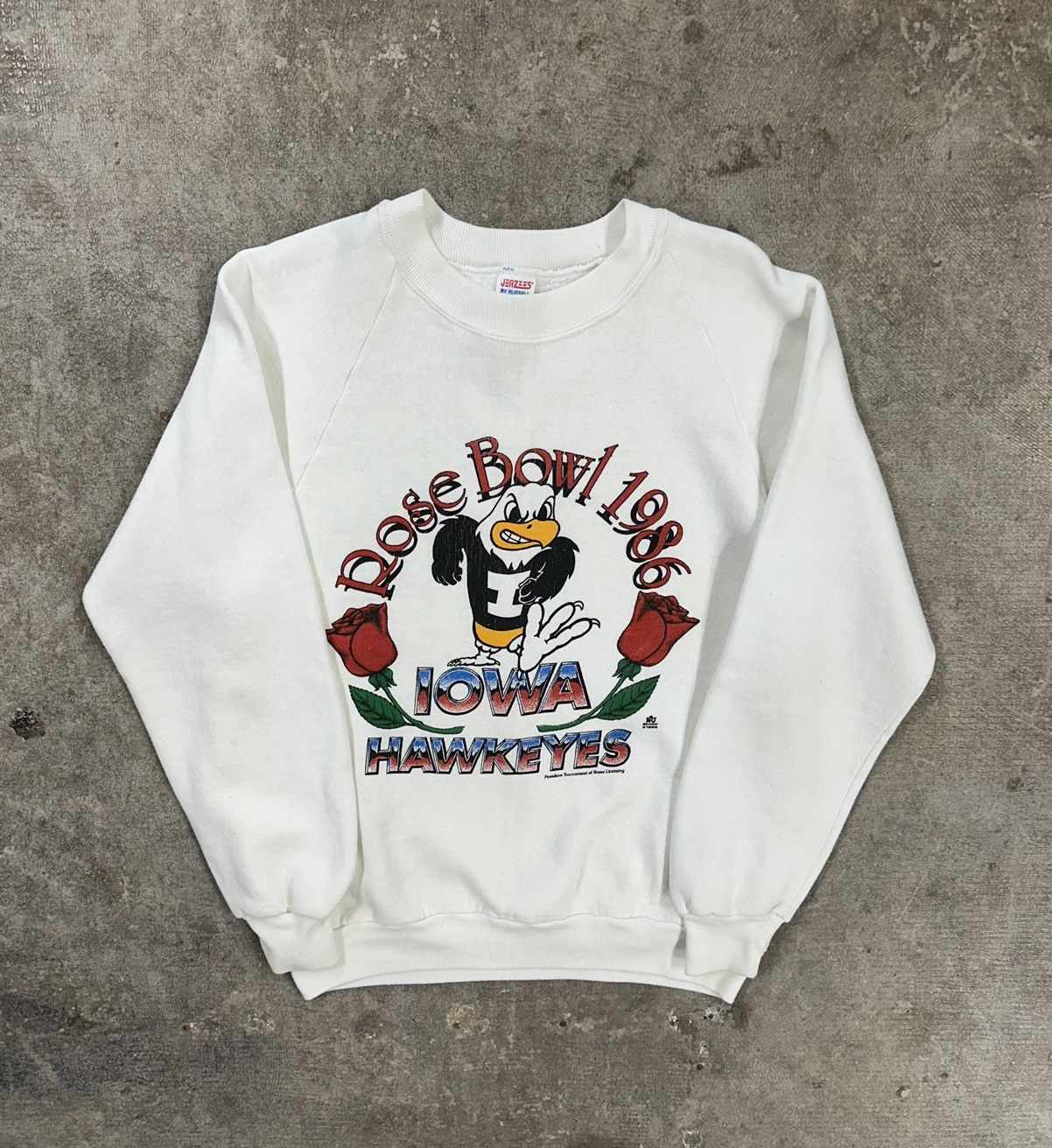 Vintage Vintage 80s Iowa Hawkeyes Rose Bowl Collegiate Sweatshirt Size US M / EU 48-50 / 2 - 1 Thumbnail