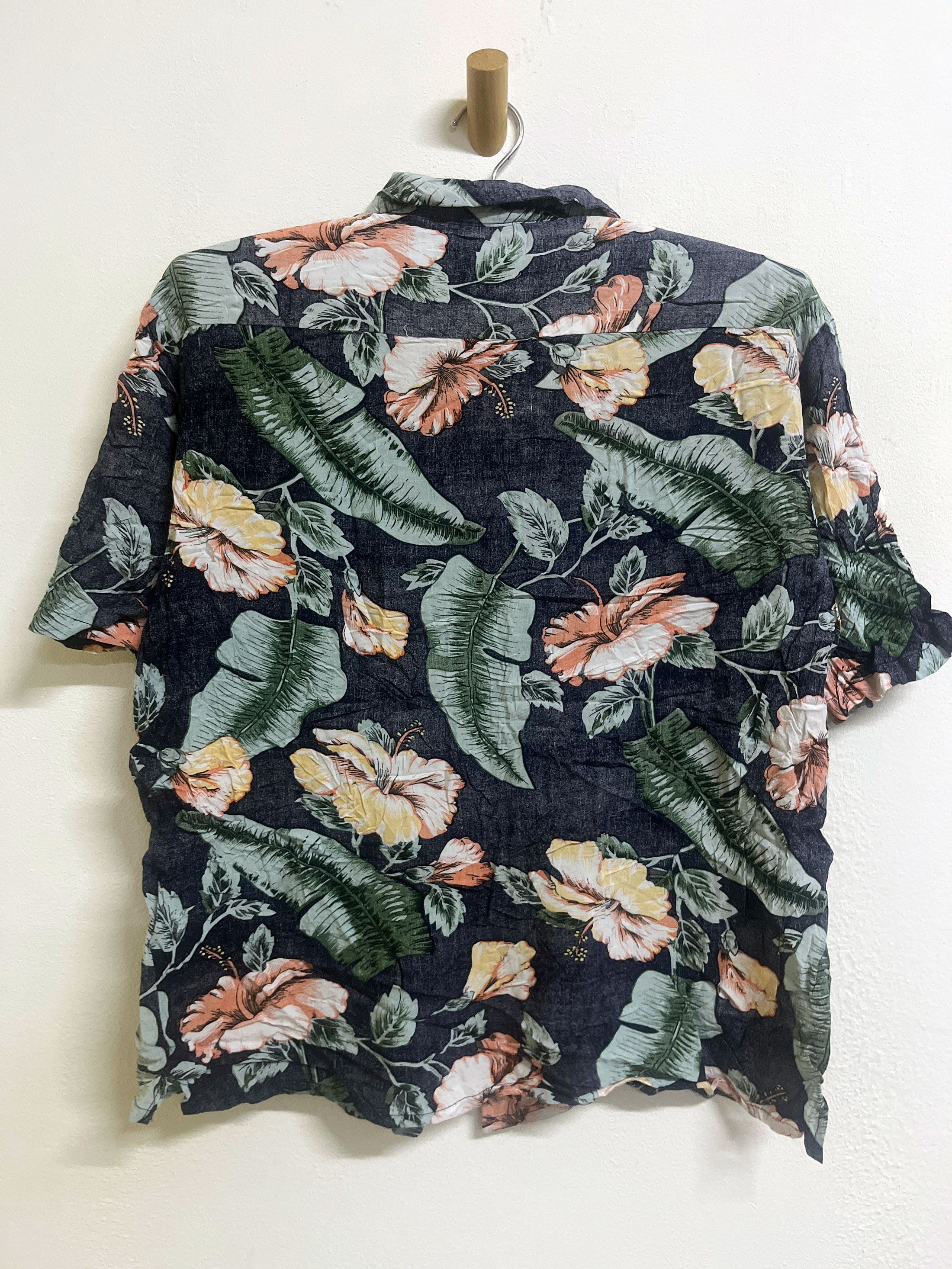 Japanese Brand in the attic Short Sleeve Hawaii Hawaiian Surf Floral Size US L / EU 52-54 / 3 - 4 Thumbnail