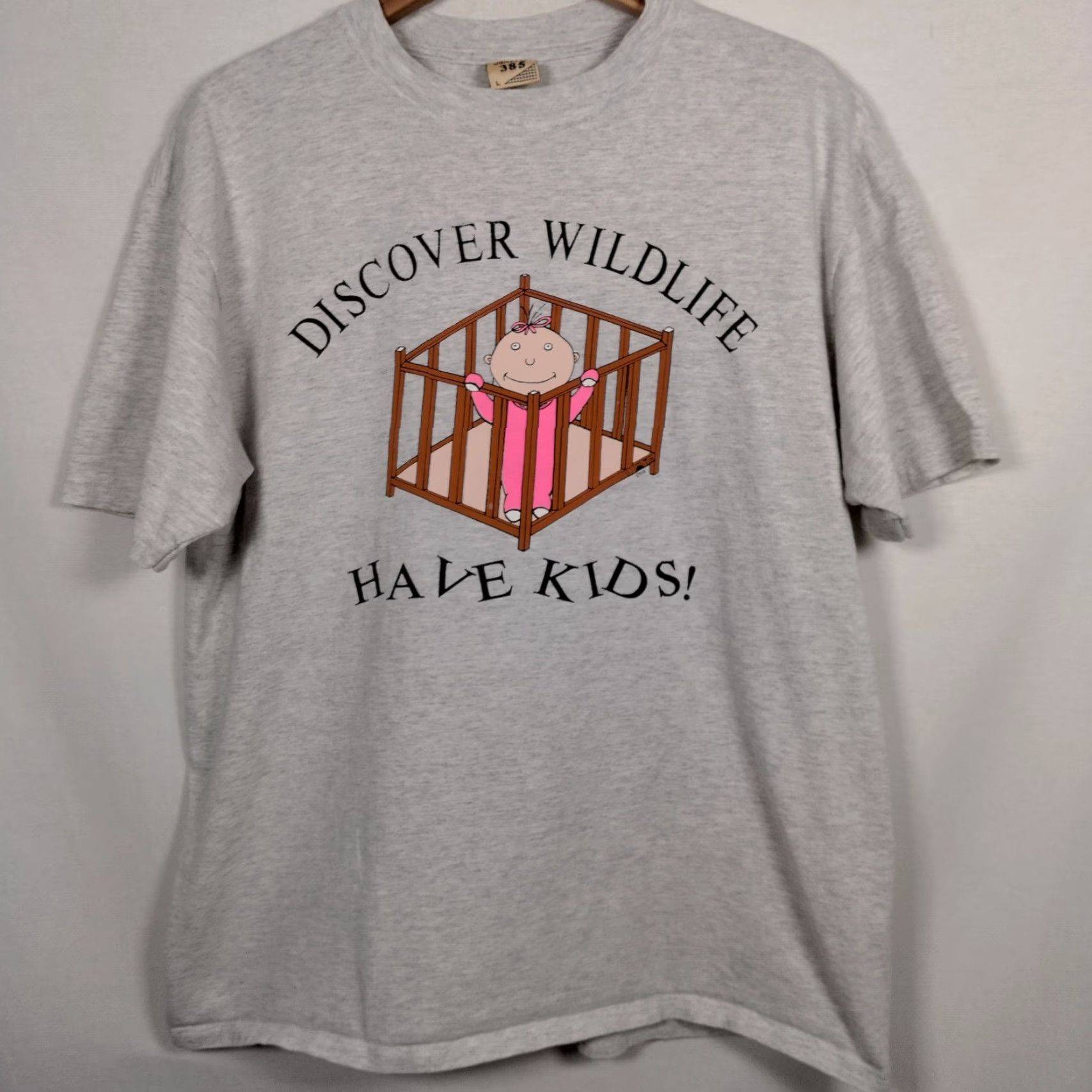 Jerzees VINTAGE 1990s Jerzees Discover Wildlife Parent T-Shirt Men Large Gray Graphic Distressed Size US L / EU 52-54 / 3 - 3 Thumbnail