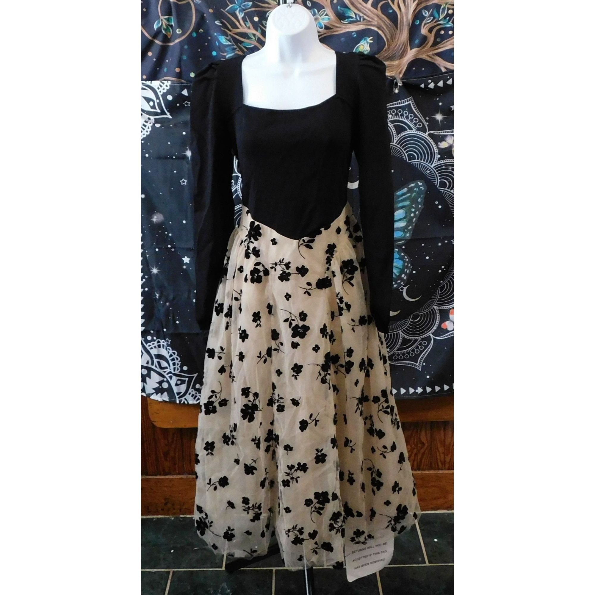 Other Chicwish Formal Floral Dress With Velvet Accents Size M / US 6-8 / IT 42-44 - 1 Thumbnail