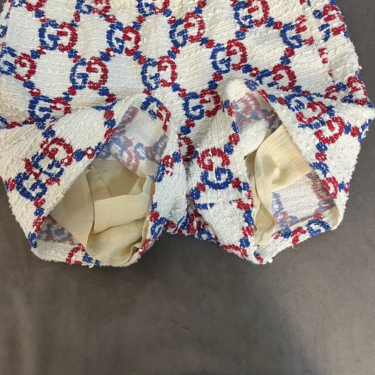 Gucci Gucci White, red and blue full-print shorts 2501-Nextarrow Size US 31 - 4 Thumbnail