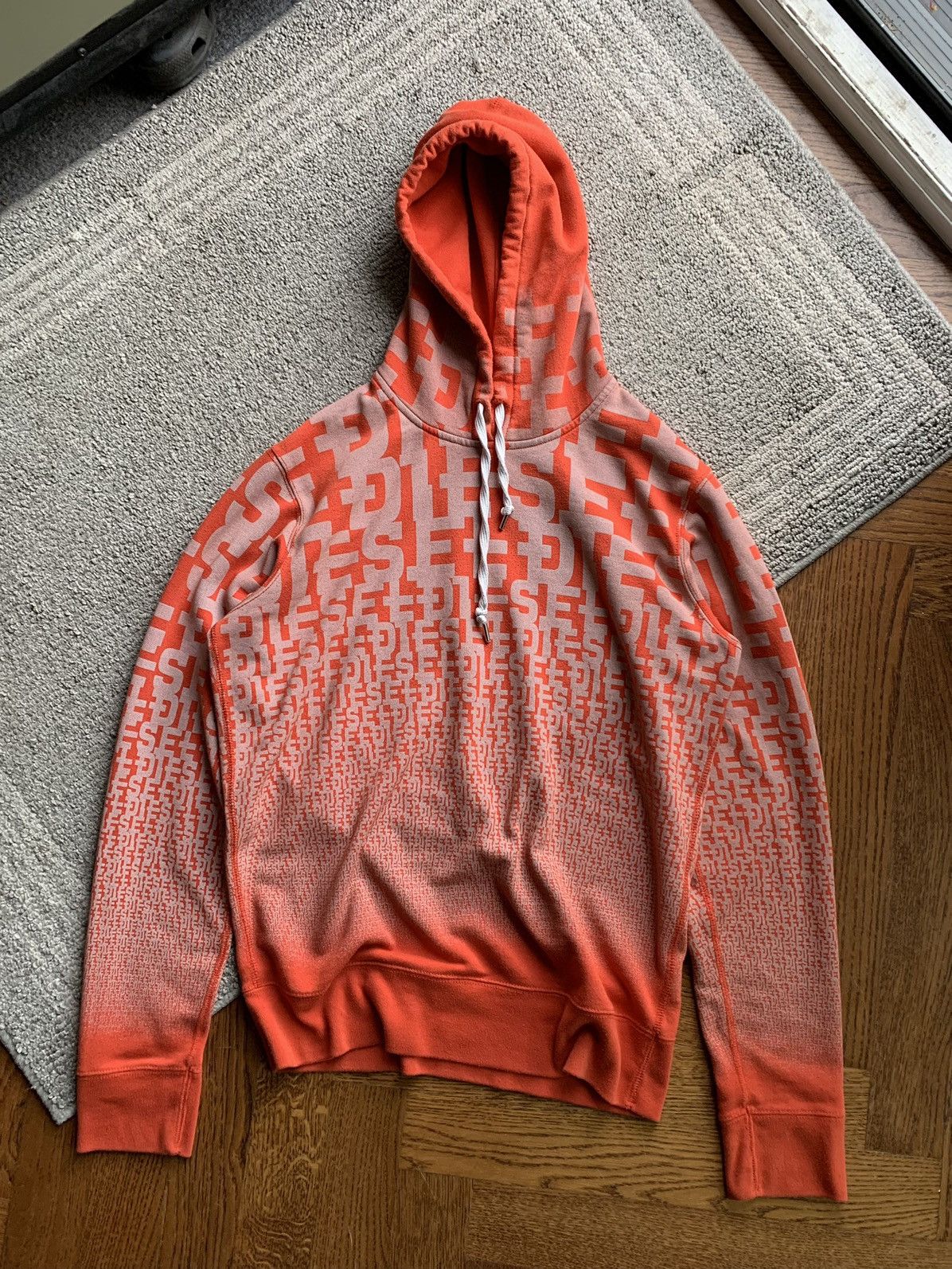 Diesel Diesel Jeans Hoodie Gradient Logo Pullover Y2K 2000s Small Size US S / EU 44-46 / 1 - 1 Thumbnail