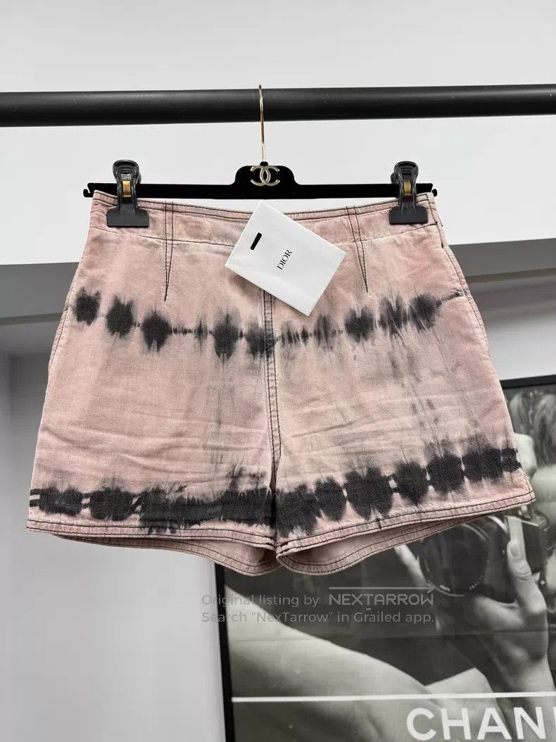 Dior Dior Pink printed tie-dyed denim shorts Size 25" / US 0 / IT 36 - 1 Thumbnail