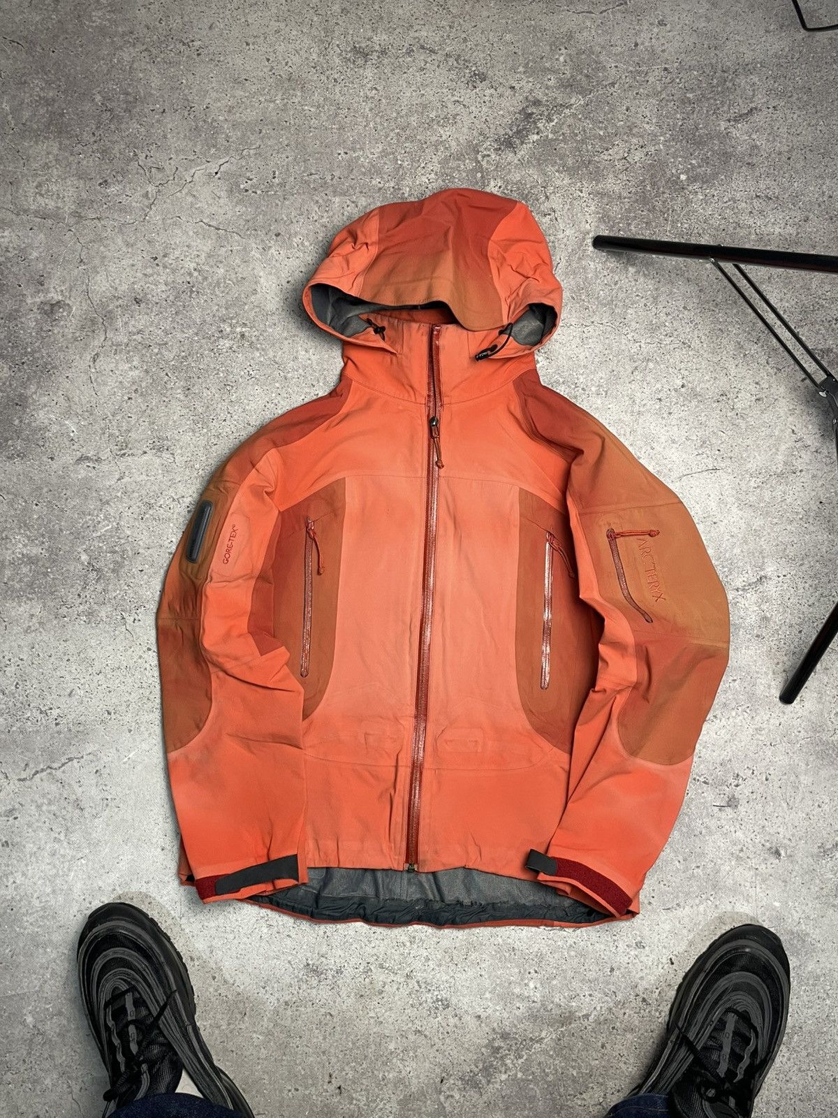 Arc'teryx Vintage Arcteryx Recco Goretex Jacket Sz S Size US S / EU 44-46 / 1 - 1 Thumbnail