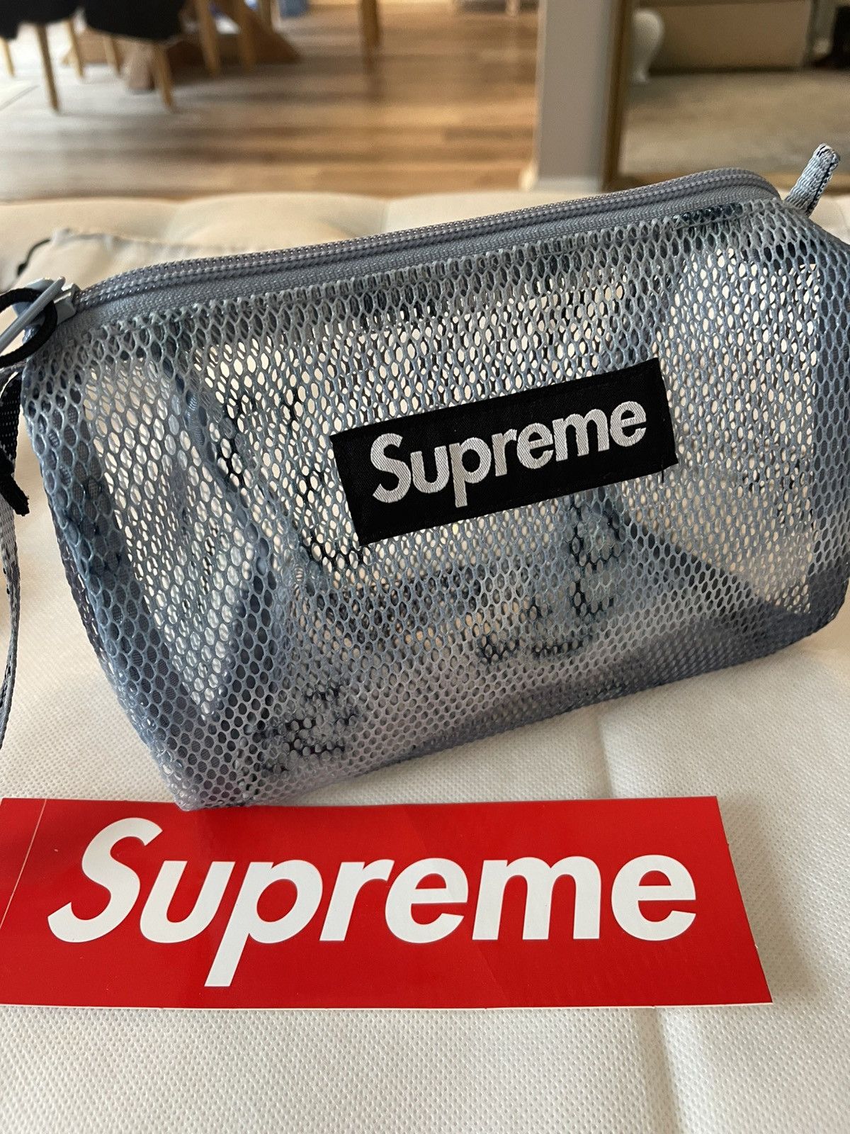 Supreme SUPREME MESH POUCH NWT Size ONE SIZE - 5 Thumbnail