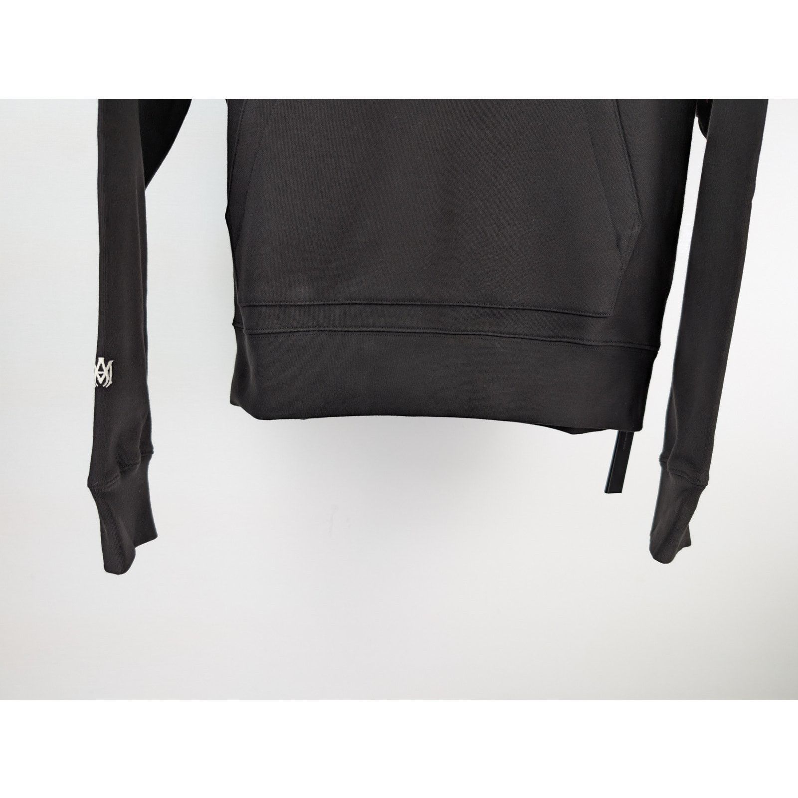 Amiri o1rshd1 Q:2 / Applique Logo Hoodie in Black Size US L / EU 52-54 / 3 - 4 Thumbnail