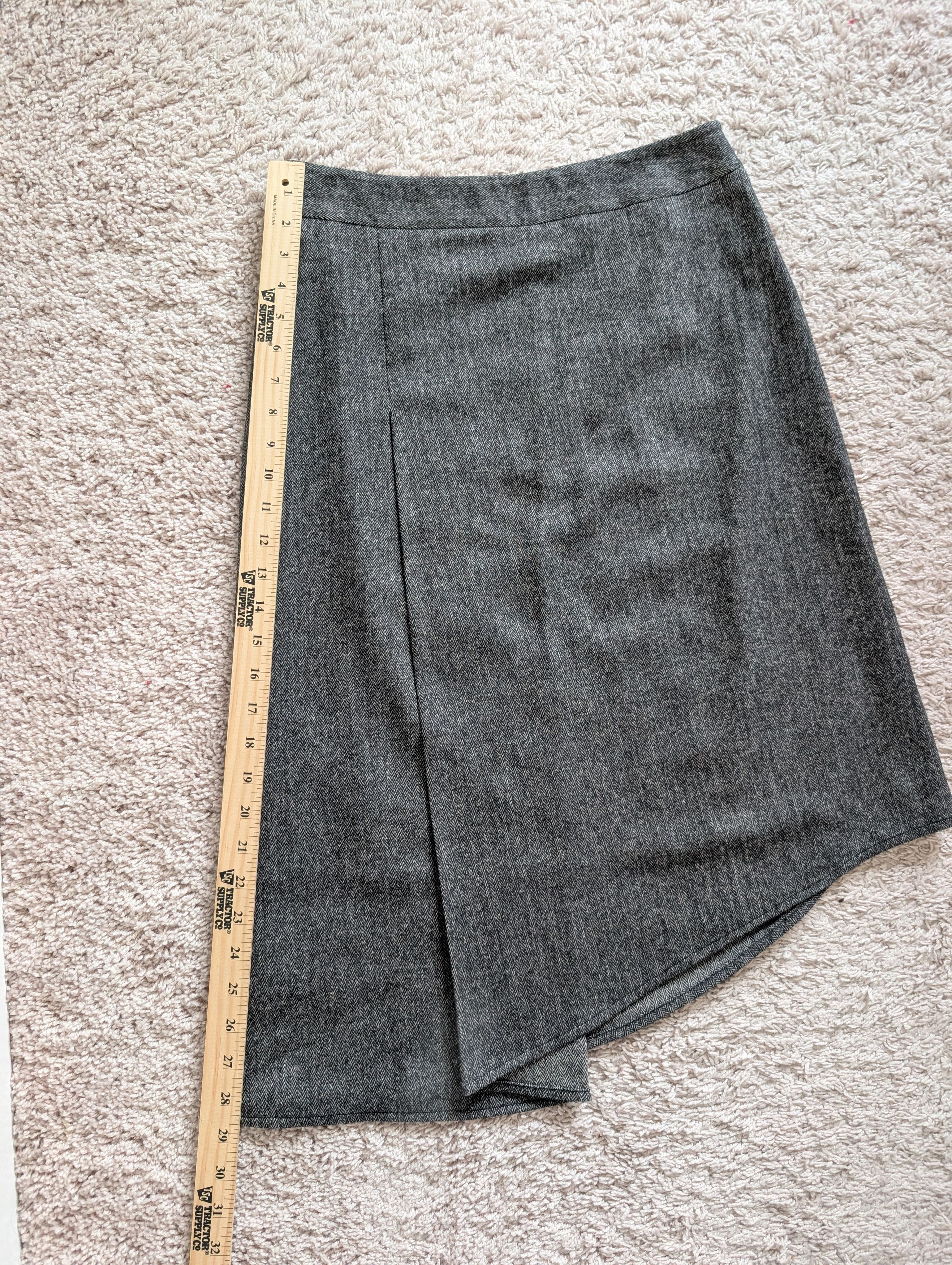 Max Mara 'S Max Mara Gray Herringbone Virgin Wool Asymmetric Skirt Size 27" / US 4 / IT 40 - 11 Thumbnail