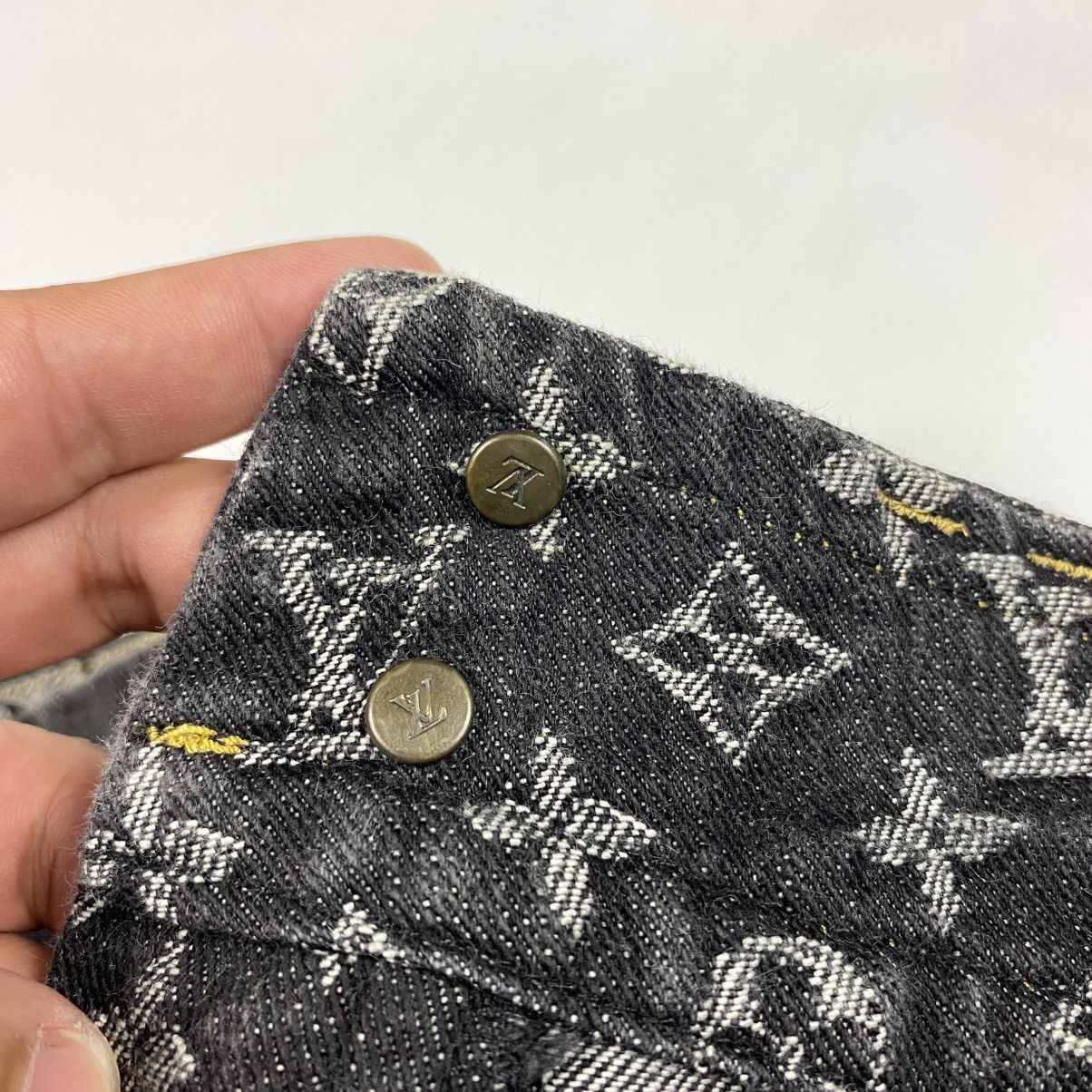 Louis Vuitton Louis Vuitton - Monogram Mini Denim Short Size 28" / US 6 / IT 42 - 7 Thumbnail