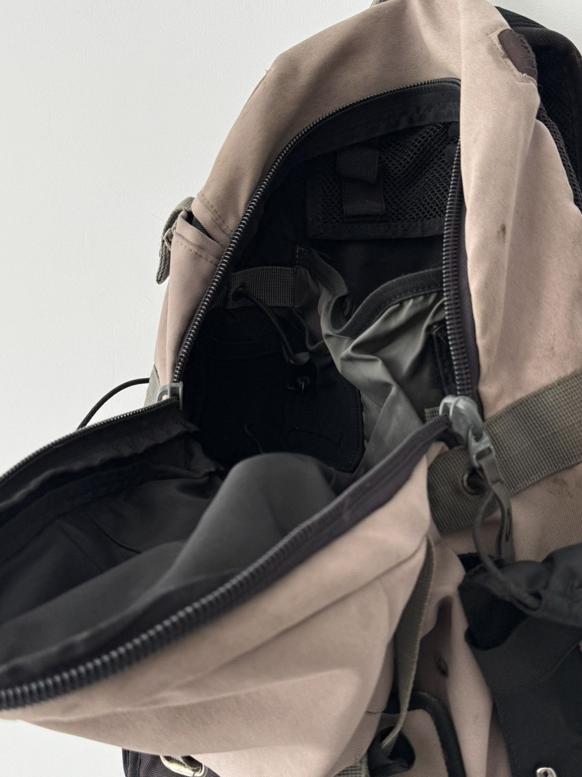 Oakley Vintage 00s Oakley Tactical Icon Faded Backpack Size ONE SIZE - 9 Thumbnail