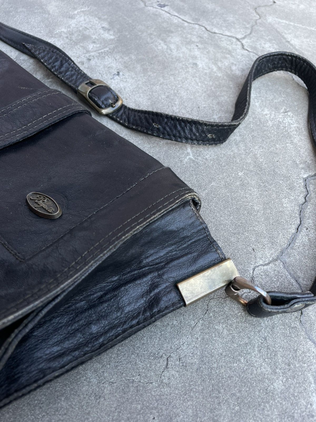 Bugatti Saved Bugatti Black Leather Messenger Bag 90s Size ONE SIZE - 3 Thumbnail