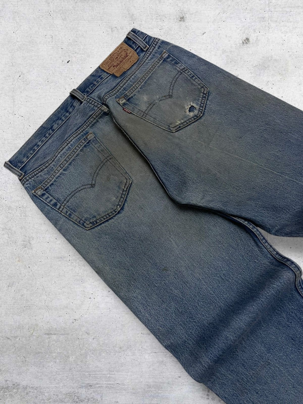 Levi's Vintage Clothing VINTAGE 501 LEVIS OG 90S DESIGNER RIPPED MUDWASH DIRT DENIM Size US 32 / EU 48 - 15 Thumbnail