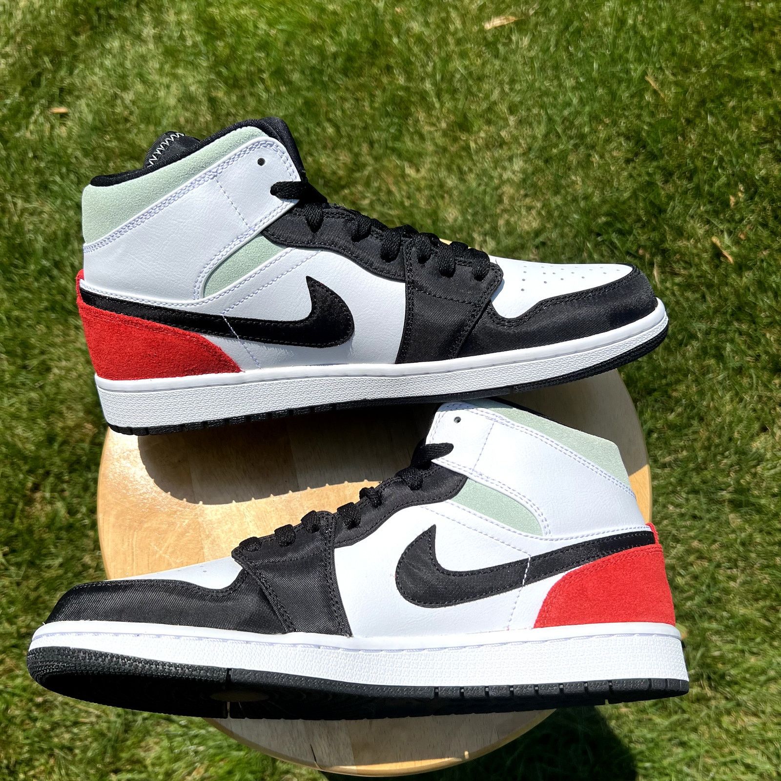 Jordan Brand × Nike Nike Air Jordan 1 Mid SE Red Black Toe Men's Shoes - Size 11 Size US 11 / EU 44 - 2 Thumbnail