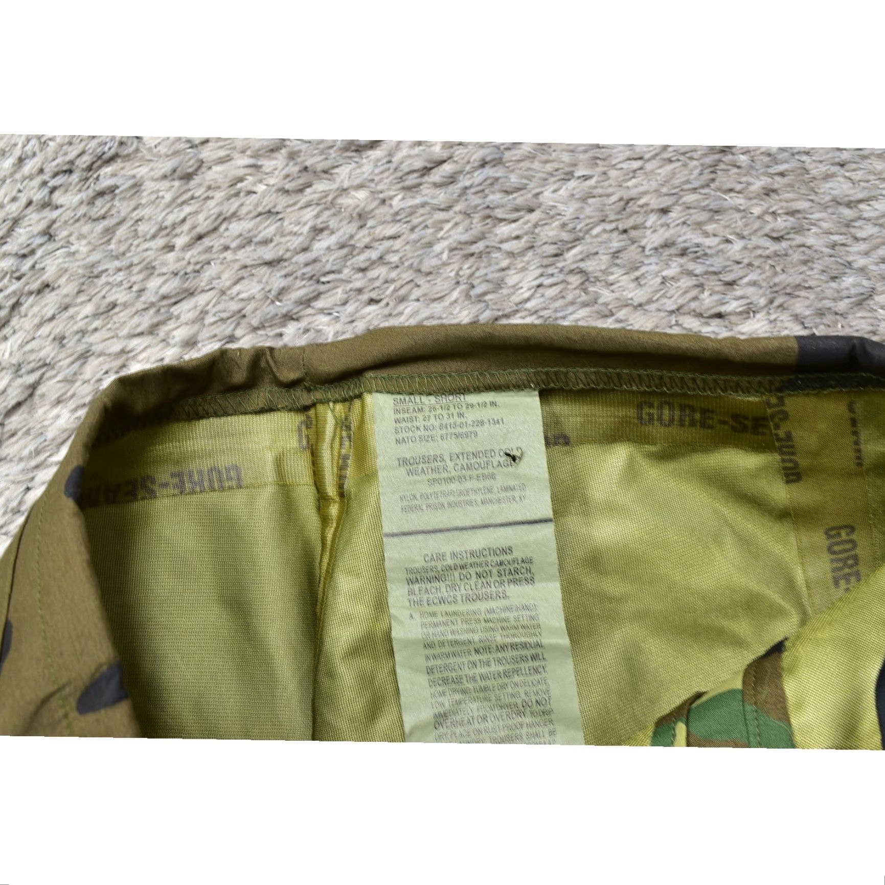Vintage VINTAGE Military Green Camouflage Gore Seam Nylon Windbreaker Pants S Short Mens Windbreaker Nylon Camouflage Green 28in Inseam Size US 29 - 4 Thumbnail