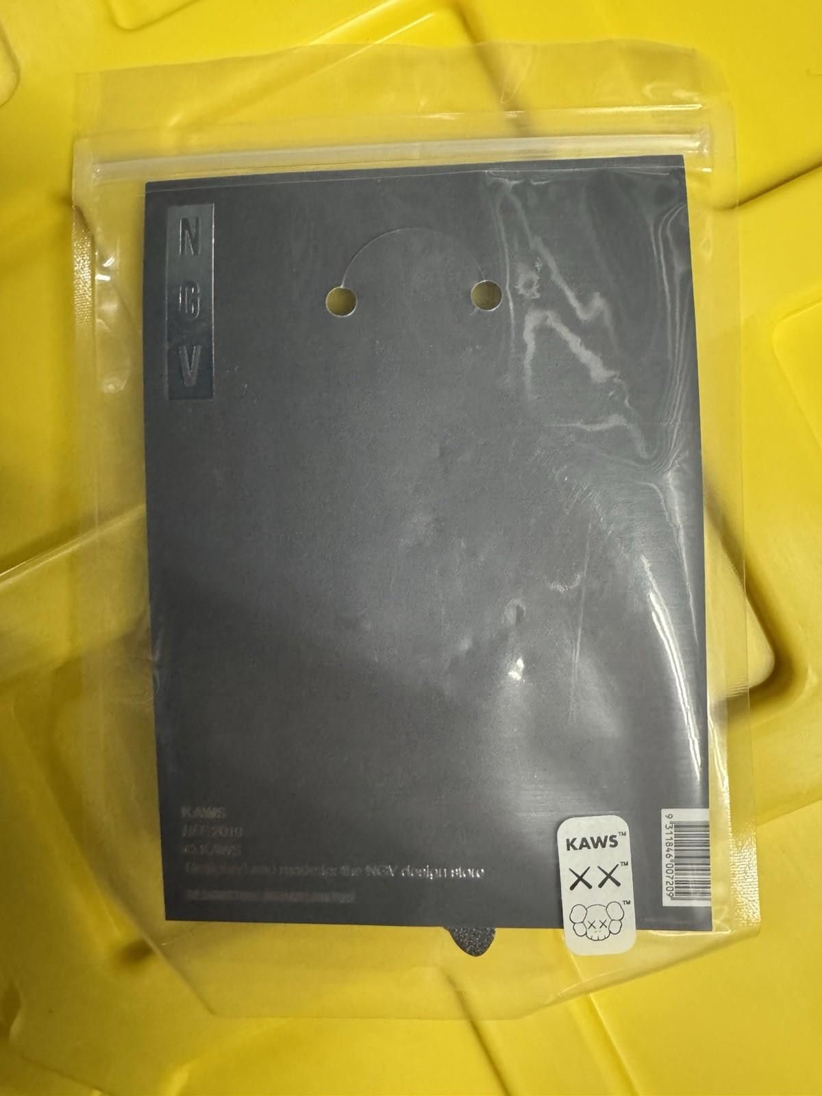Other KAWS BFF Keychain 2019 NGV Australia Exclusive Size ONE SIZE - 3 Thumbnail