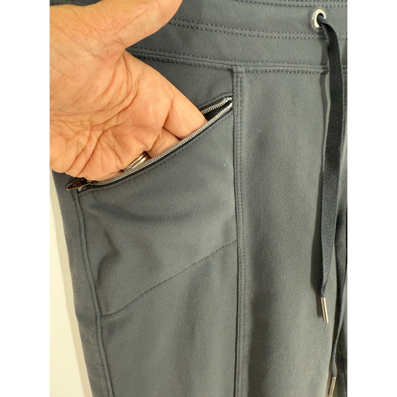 Athleta Athleta Metro Slouch Drawstring Waist Joggers / Pants XS Size 26" / US 2 / IT 38 - 8 Thumbnail