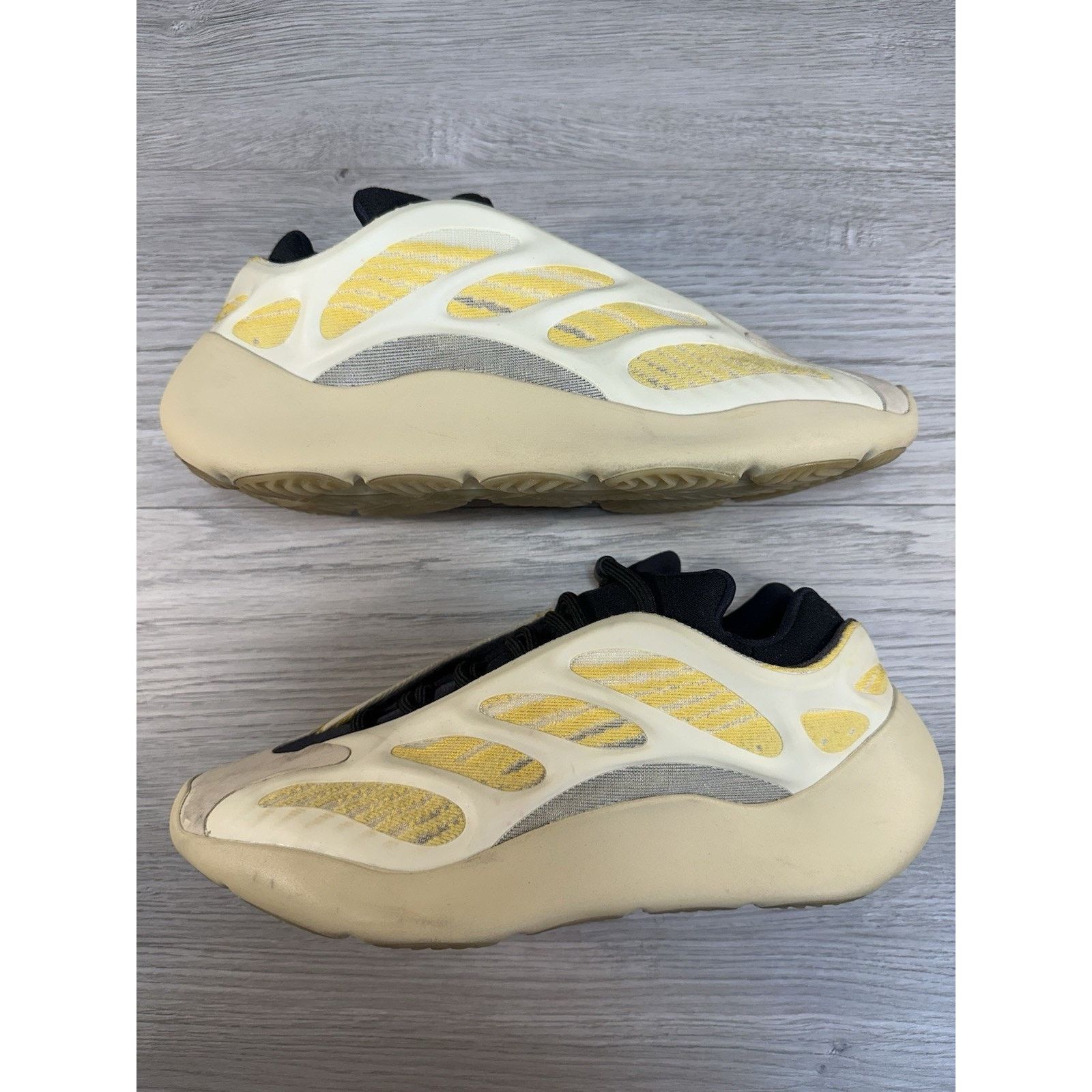 Adidas Adidas Yeezy 700 V3 Safflower - Size 7.5 Size US 7.5 / EU 40-41 - 2 Thumbnail