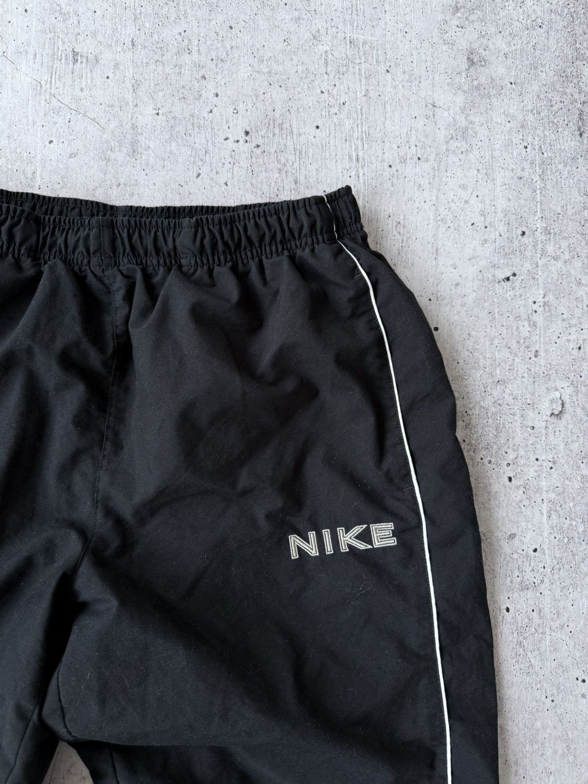 Nike × Vintage Nike Vintage Y2K Black Shorts 00s Size US 33 - 6 Thumbnail