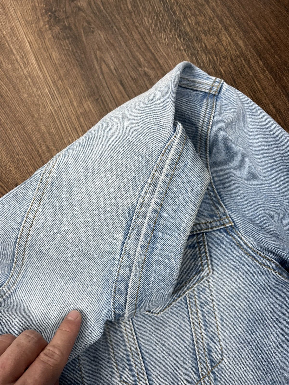 Diesel Diesel light blue denim trucker jacket size L classic fit Size US L / EU 52-54 / 3 - 20 Thumbnail