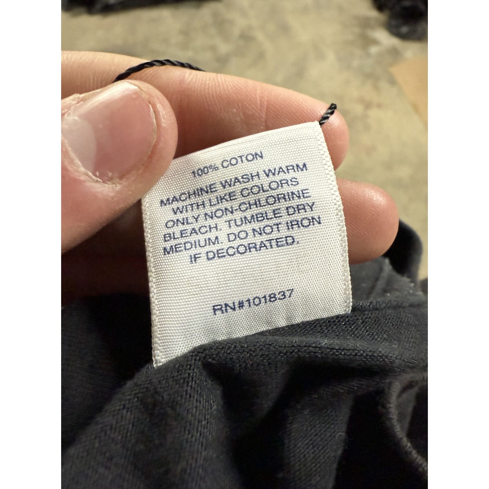 Supreme Supreme Tee Black KAWS Bogo Used Medium Size US M / EU 48-50 / 2 - 3 Thumbnail