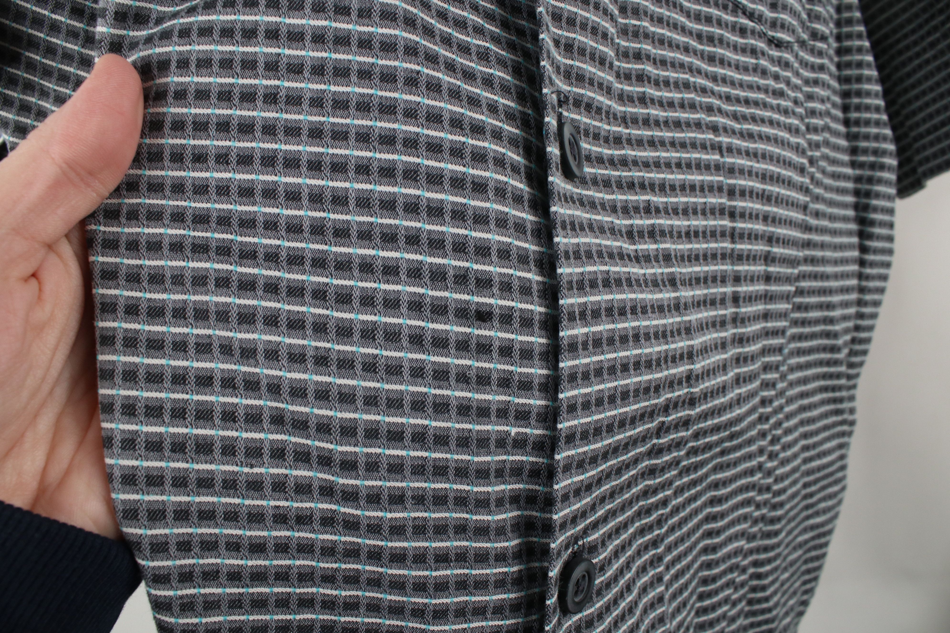 Tommy Bahama × Vintage Vintage Tommy Bahama Geometric Blend Collared Button Shirt Size US XL / EU 56 / 4 - 4 Thumbnail