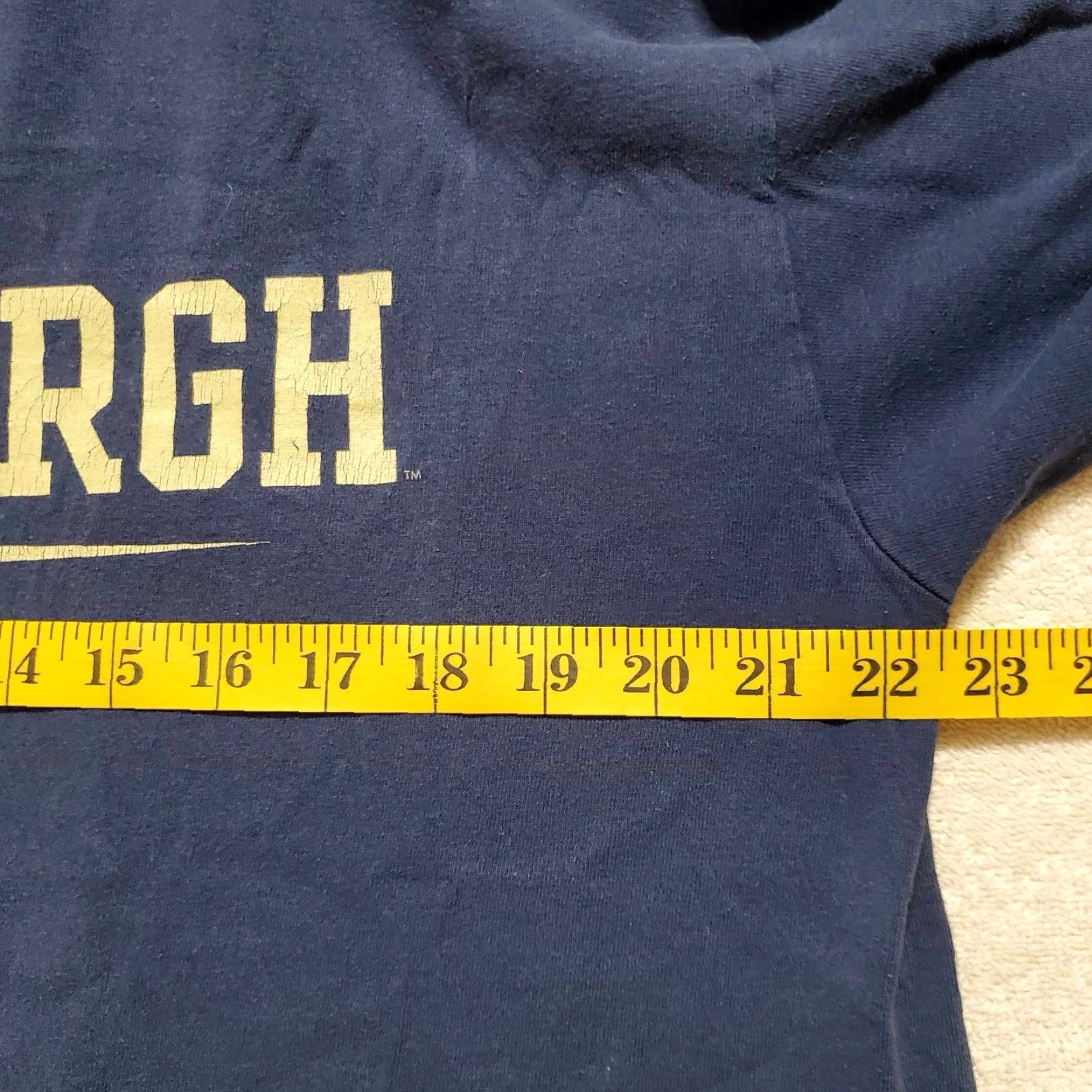 Nike VINTAGE Nike Pitt Panthers T Shirt Center Swoosh Grey Tag Large Pittsburgh L Blue Mens Sports Classic 90s Size US L / EU 52-54 / 3 - 4 Thumbnail
