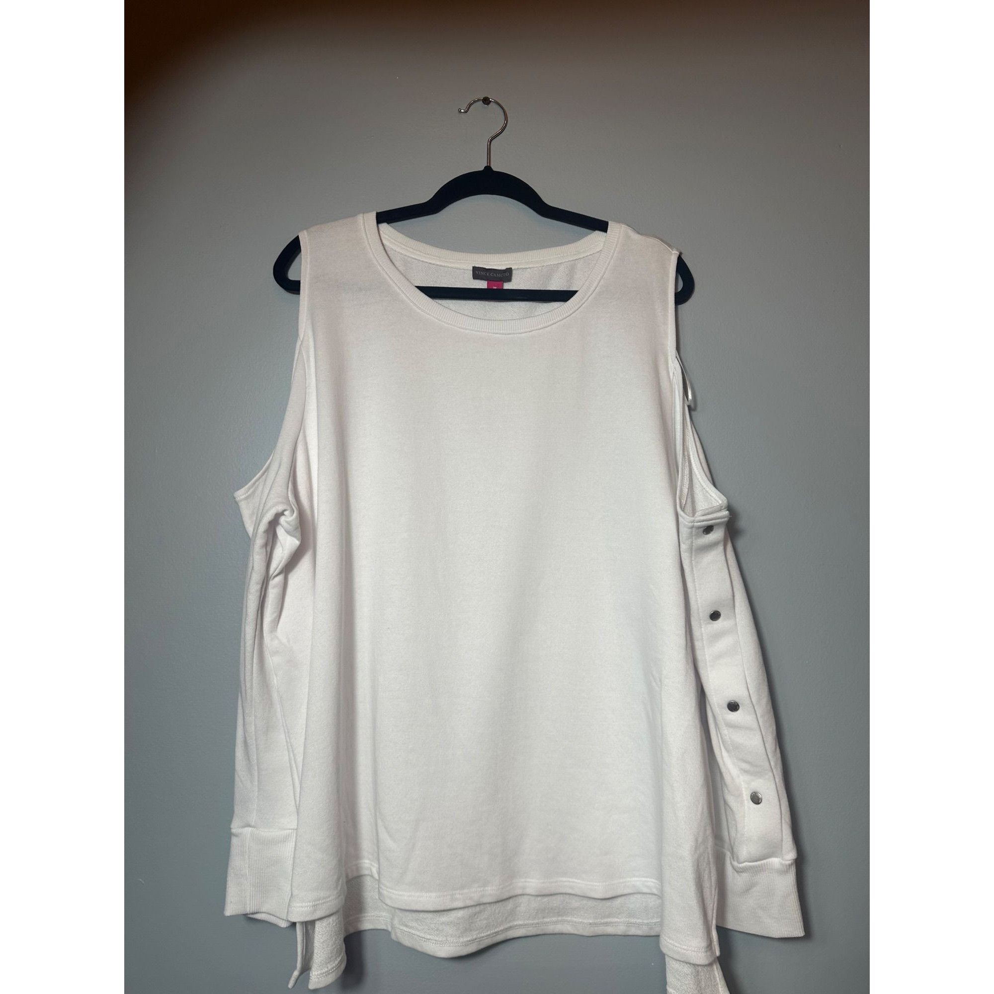 Vince Camuto Vince Camuto Cold Shoulder Snap Top – Ultra White, Plus Size Size XXL / US 16-18 / IT 52-54 - 4 Thumbnail