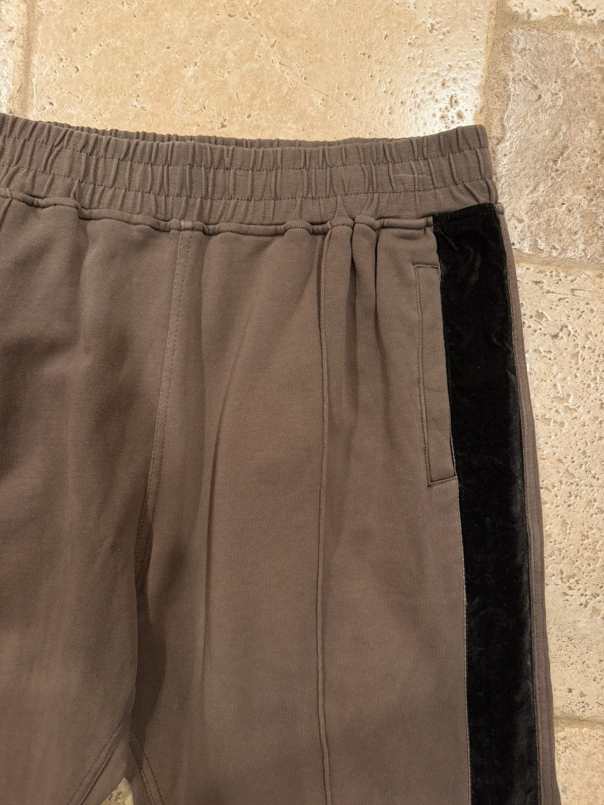 Haider Ackermann Haider Ackermann Perth Velvet Stripe Tux Brown Sweatpants Size US 34 / EU 50 - 4 Thumbnail