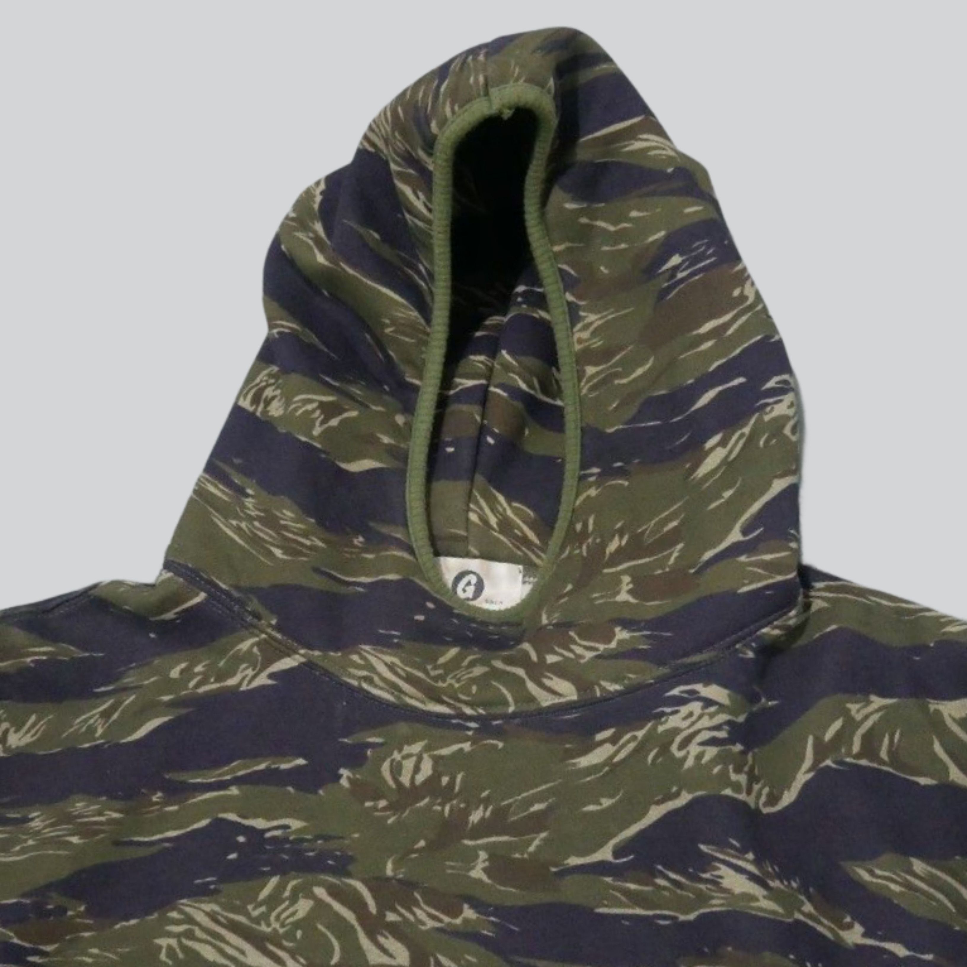 Undefeated selling Tiger Camo hoodie hoody size Medium worn once