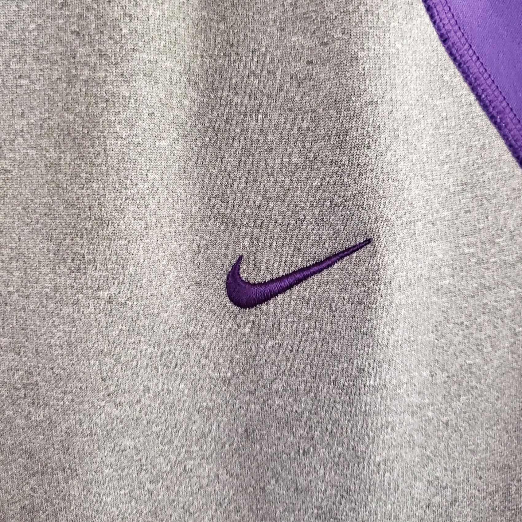 Nike Nike Therma-Fit Hoodie Purple Gray Women M Regular Pullover Hooded Thumb Holes Swoosh Colorblock Size M / US 6-8 / IT 42-44 - 7 Thumbnail
