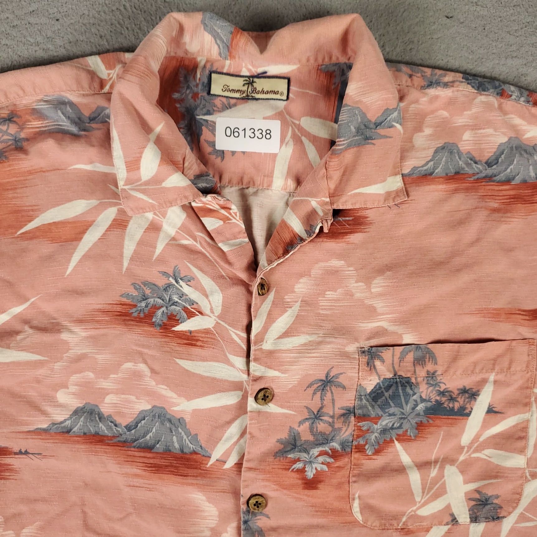 Tommy Bahama VINTAGE Tommy Bahama Shirt Mens Large Pink Hawaiian Scenic 150 Years Silk Button-Up Size US L / EU 52-54 / 3 - 2 Thumbnail