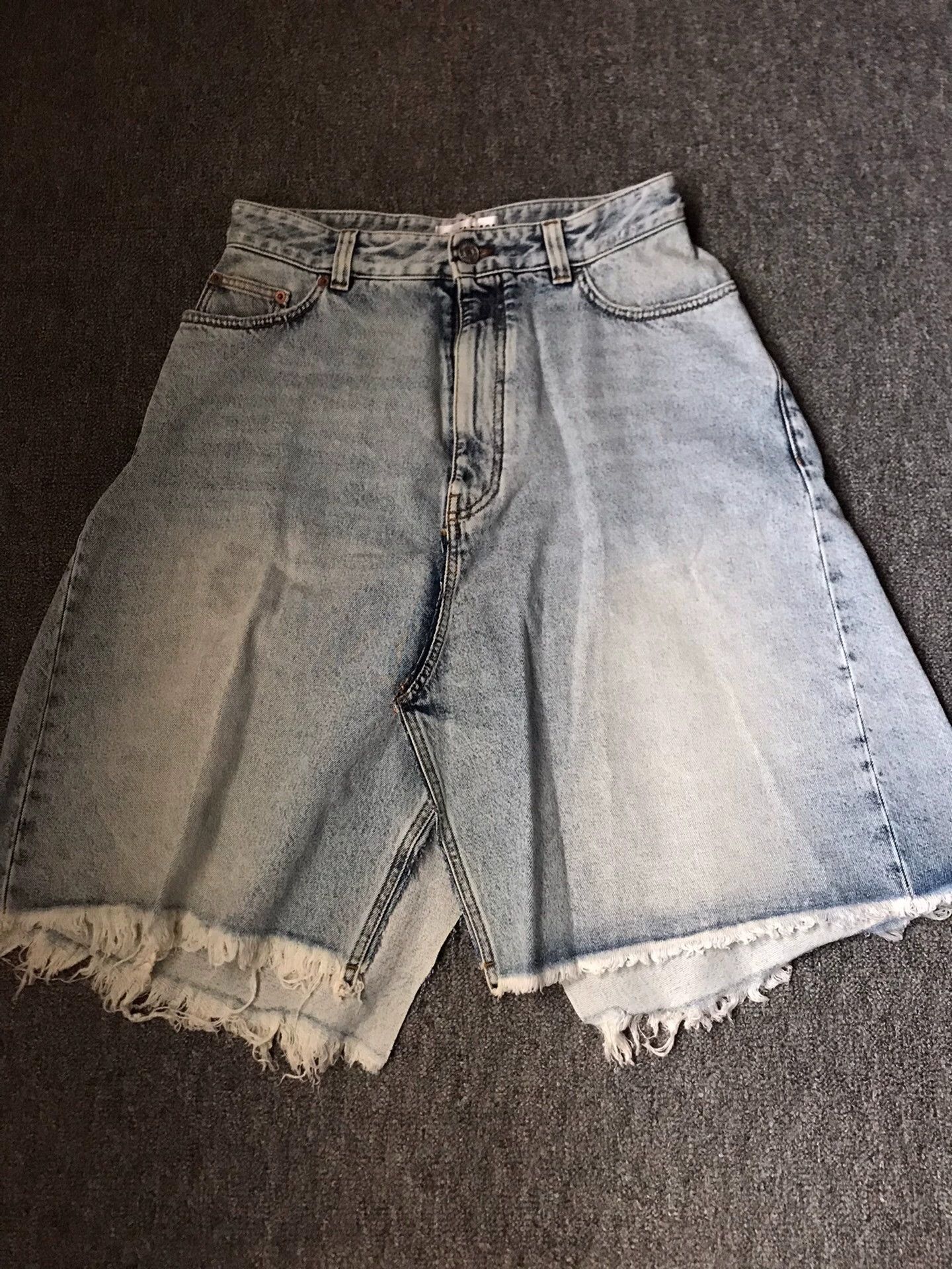 Balenciaga Balenciaga Denim Skirt Short-Style Distressed 36 Size US 36 / EU 52 - 1 Thumbnail
