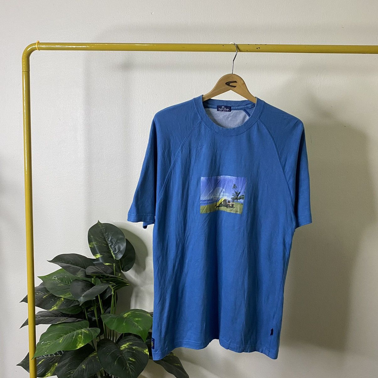 Vintage Vintage 2000s Leyton House Surf Style Tee Size US M / EU 48-50 / 2 - 1 Thumbnail