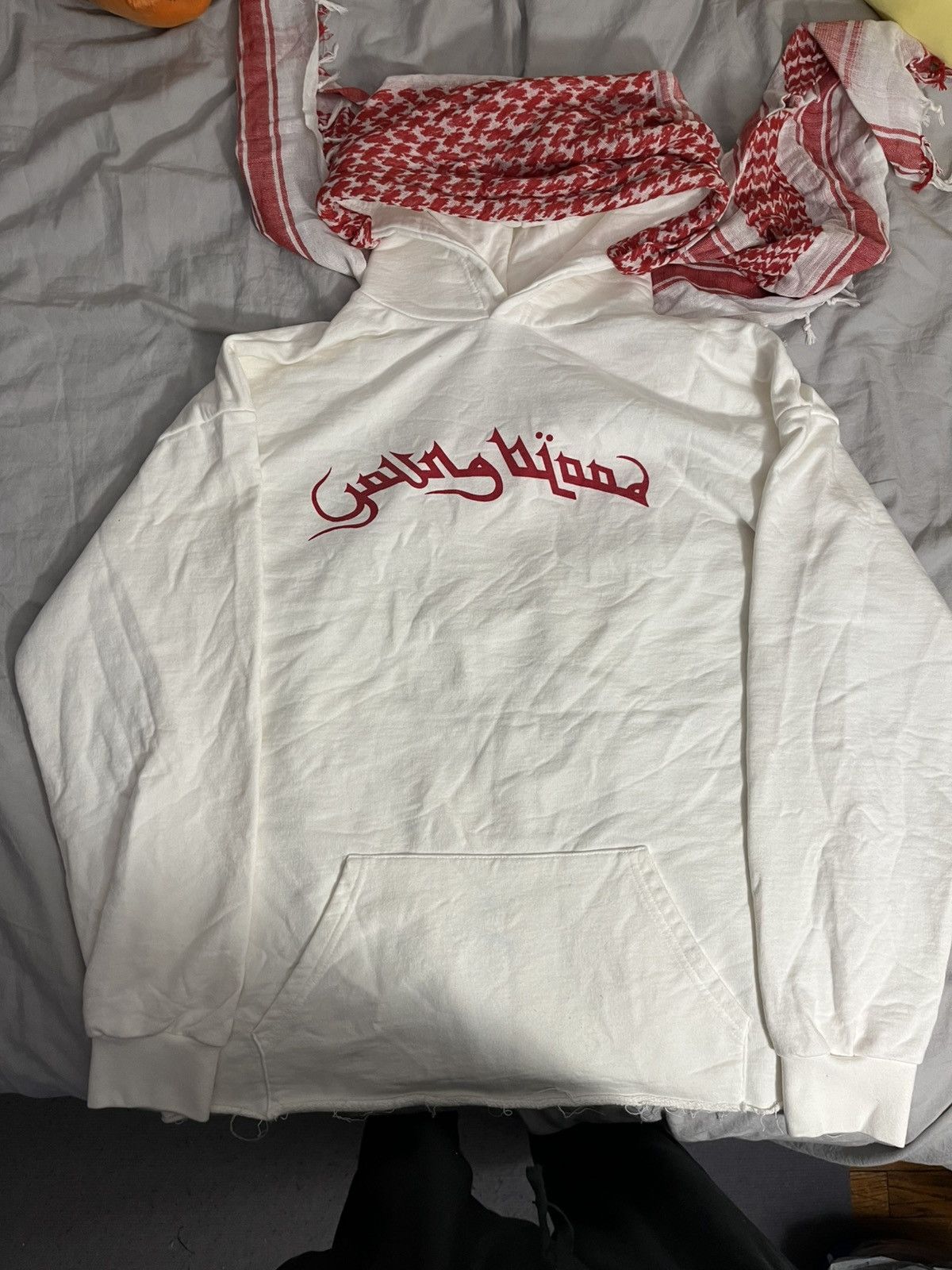 Velour scars scarf hoodie white