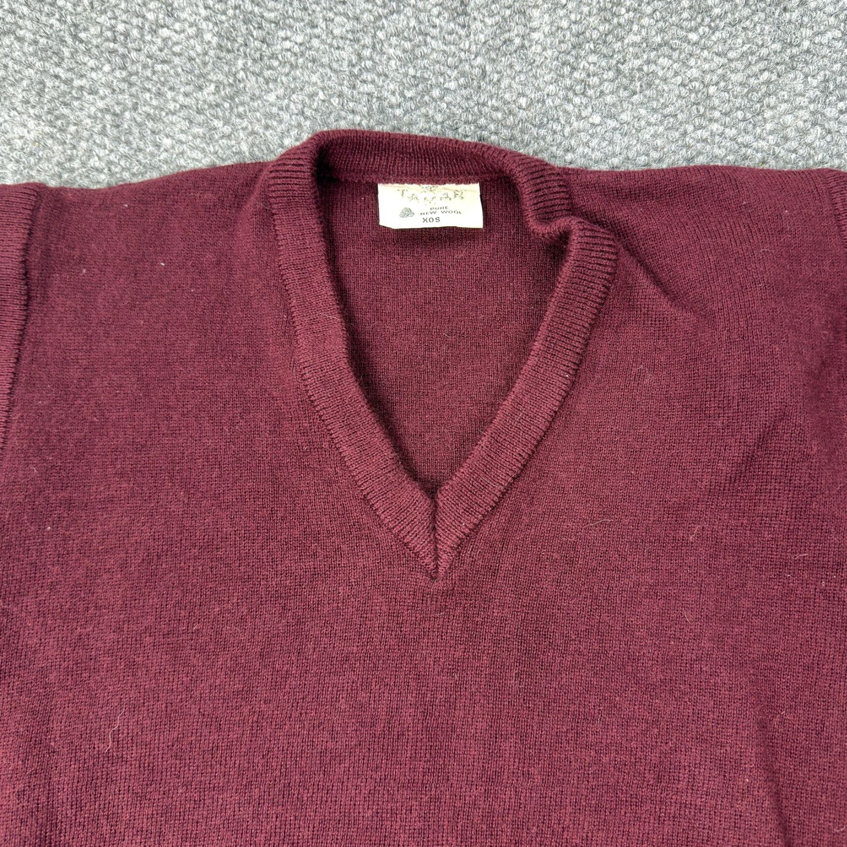 Vintage VINTAGE Tamar Sweater Vest Mens Large Burgundy Pure New Wool V-Neck Knit Knitwear Adult Large Red Mens Size US L / EU 52-54 / 3 - 2 Thumbnail