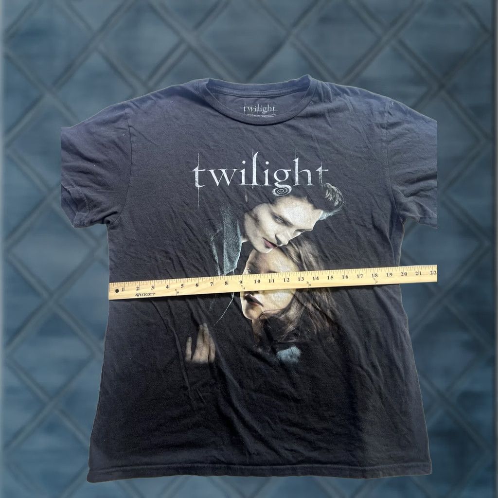 Bell Twilight Black T-Shirt Women's XL Crew Neck 100% Cotton Short Sleeve Classic Fit Unisex Adults Movie Theme Size XL / US 12-14 / IT 48-50 - 1 Thumbnail