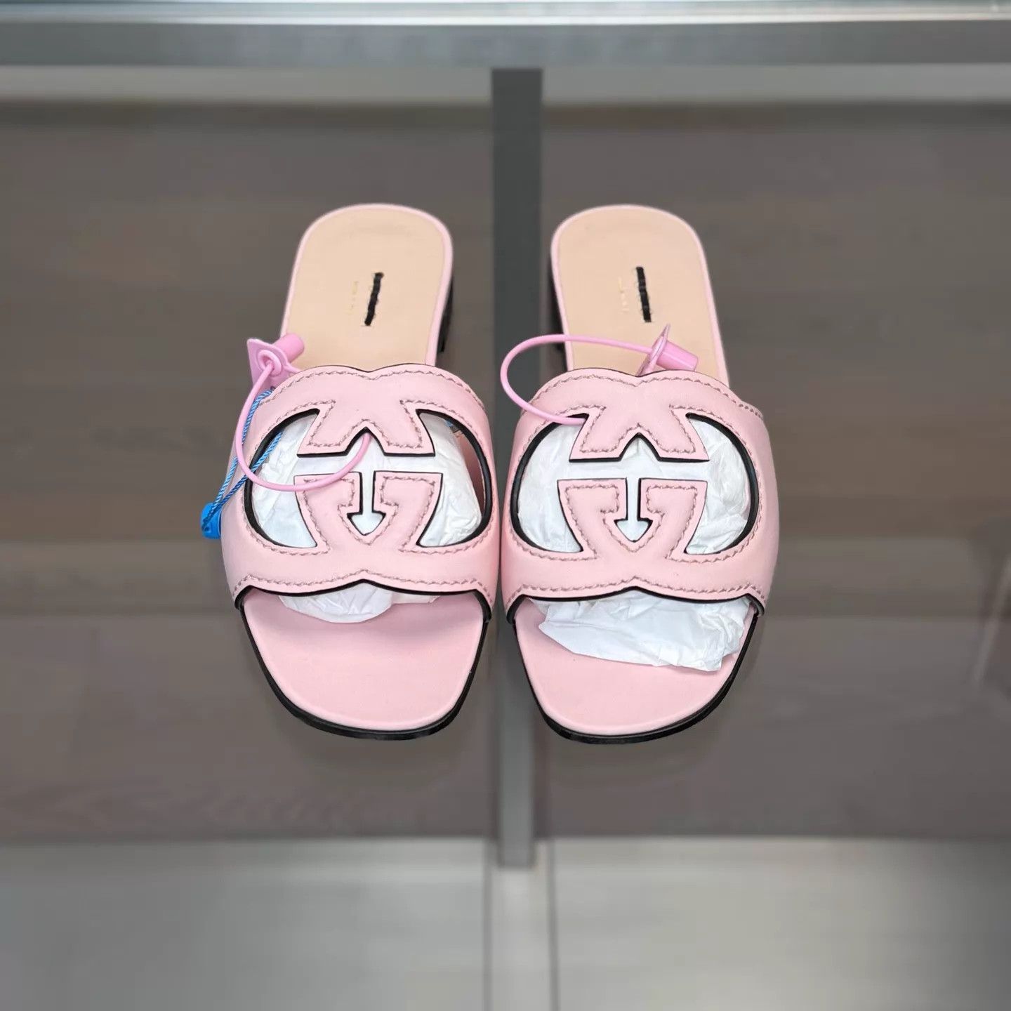 Gucci Gucci Pink GG Openwork Slippers 35.5 Size US 5 / IT 35 - 2 Thumbnail
