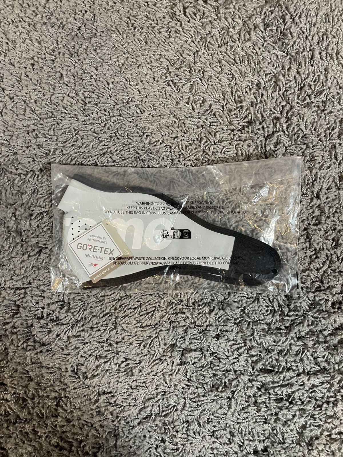 Supreme 2022FW Supreme Gore-Tex Windstopper Facemask Ski Light Grey Size ONE SIZE - 3 Thumbnail