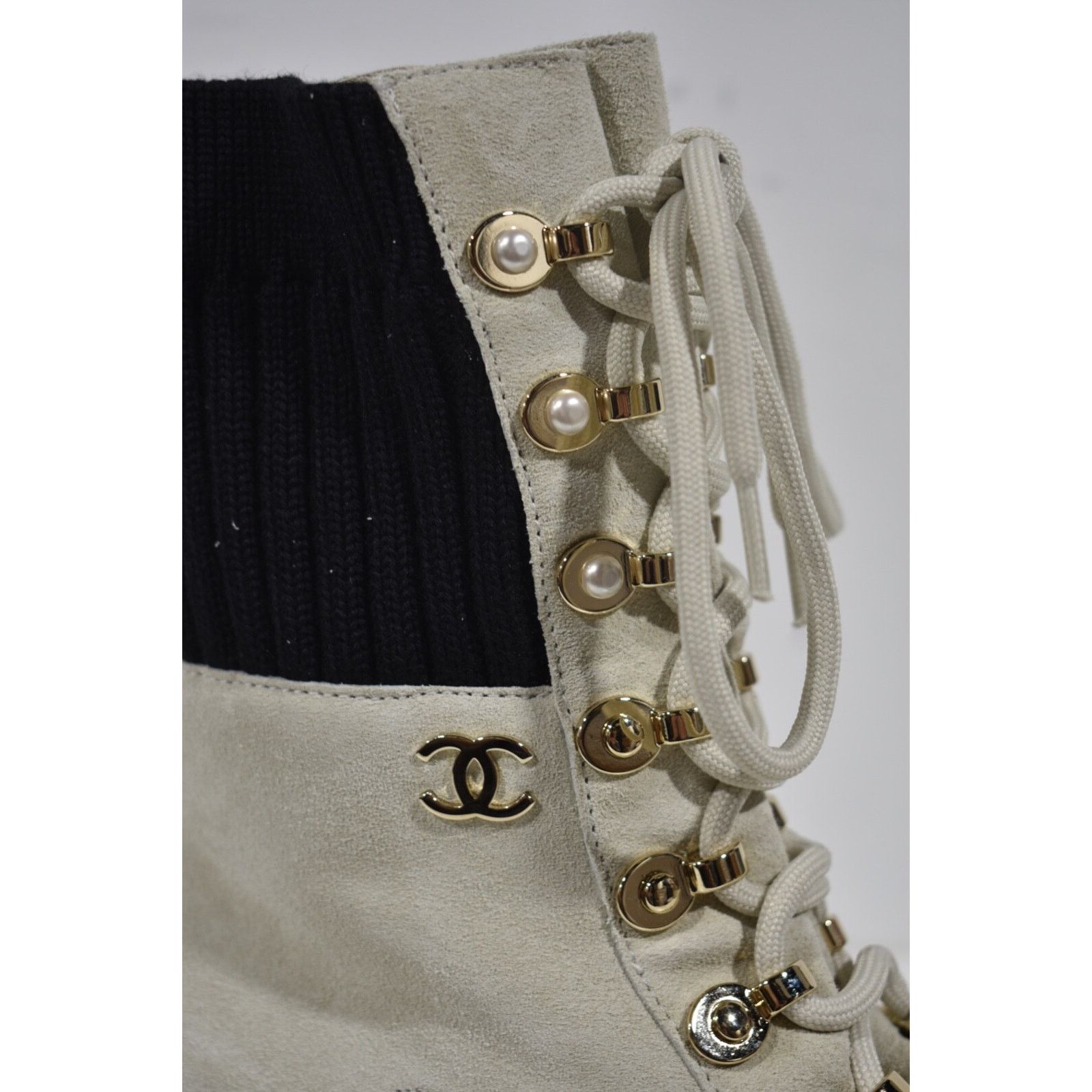 Chanel Chanel 21K Ivory Suede Black CC Platform Combat Lace Up Size US 7 / IT 37 - 6 Thumbnail