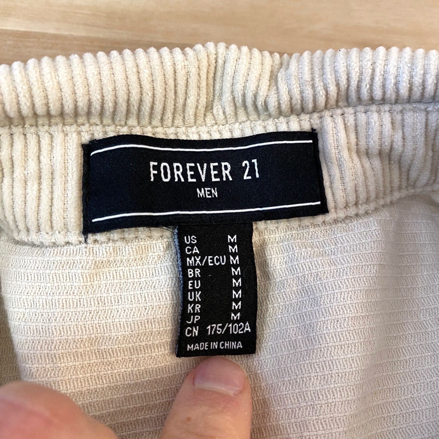 Forever 21 Forever 21 Corduroy Button Down Work Shirt Mens Medium Long Sleeve Beige Size US M / EU 48-50 / 2 - 2 Thumbnail