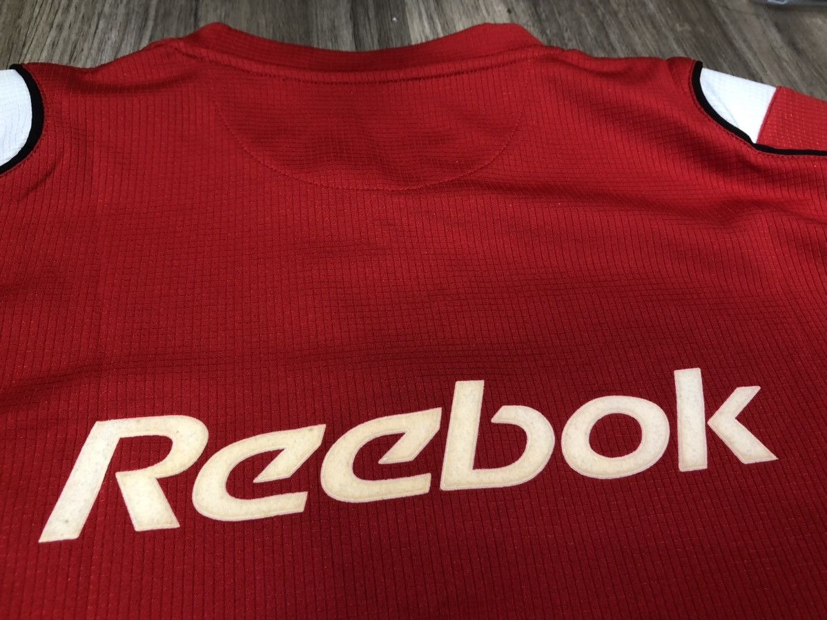 Reebok Liverpool 2000s training jersey Size US M / EU 48-50 / 2 - 7 Thumbnail