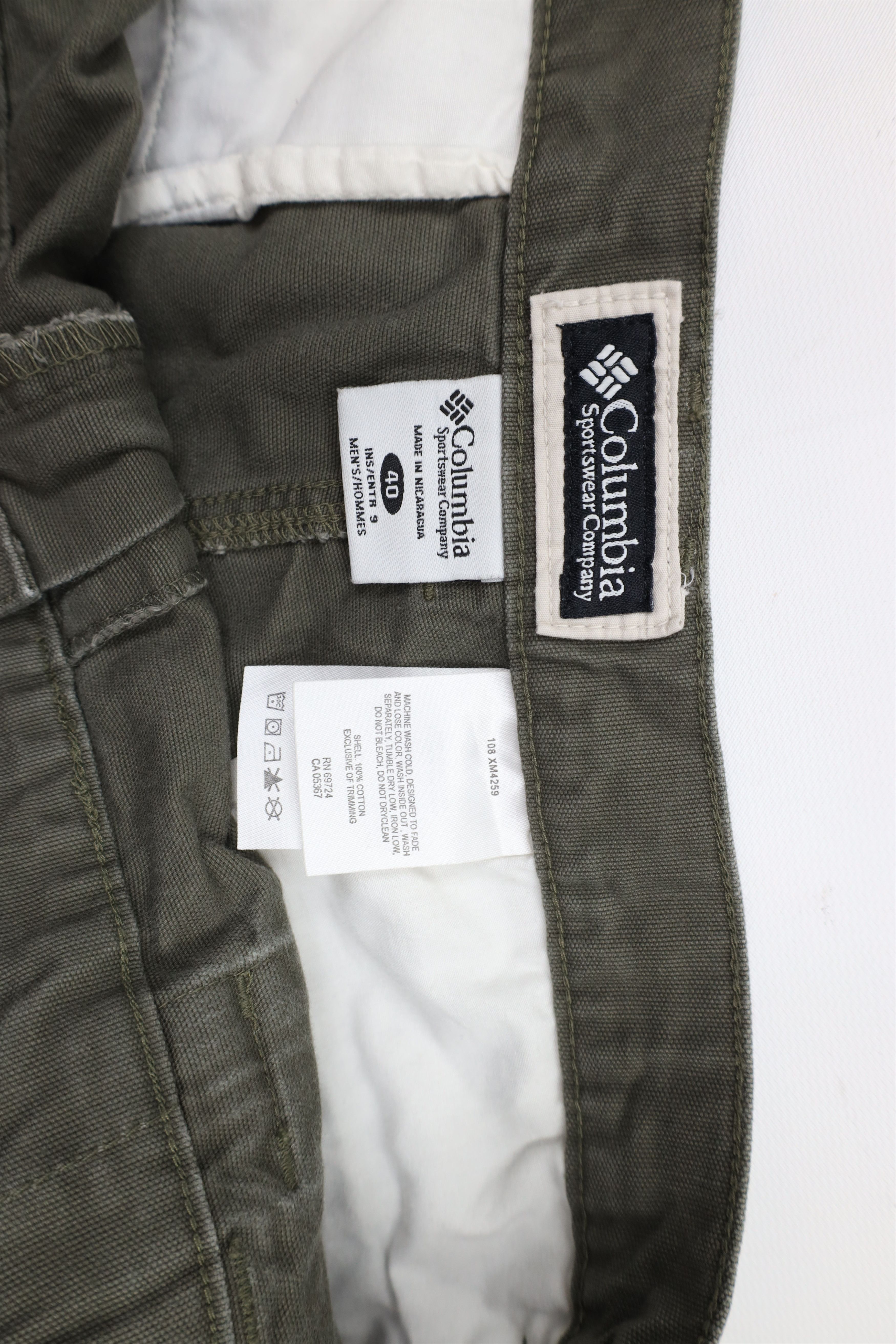 Columbia × Vintage Vintage Columbia Spell Above Knee Canvas Cargo Shorts Green Size US 40 / EU 56 - 7 Thumbnail